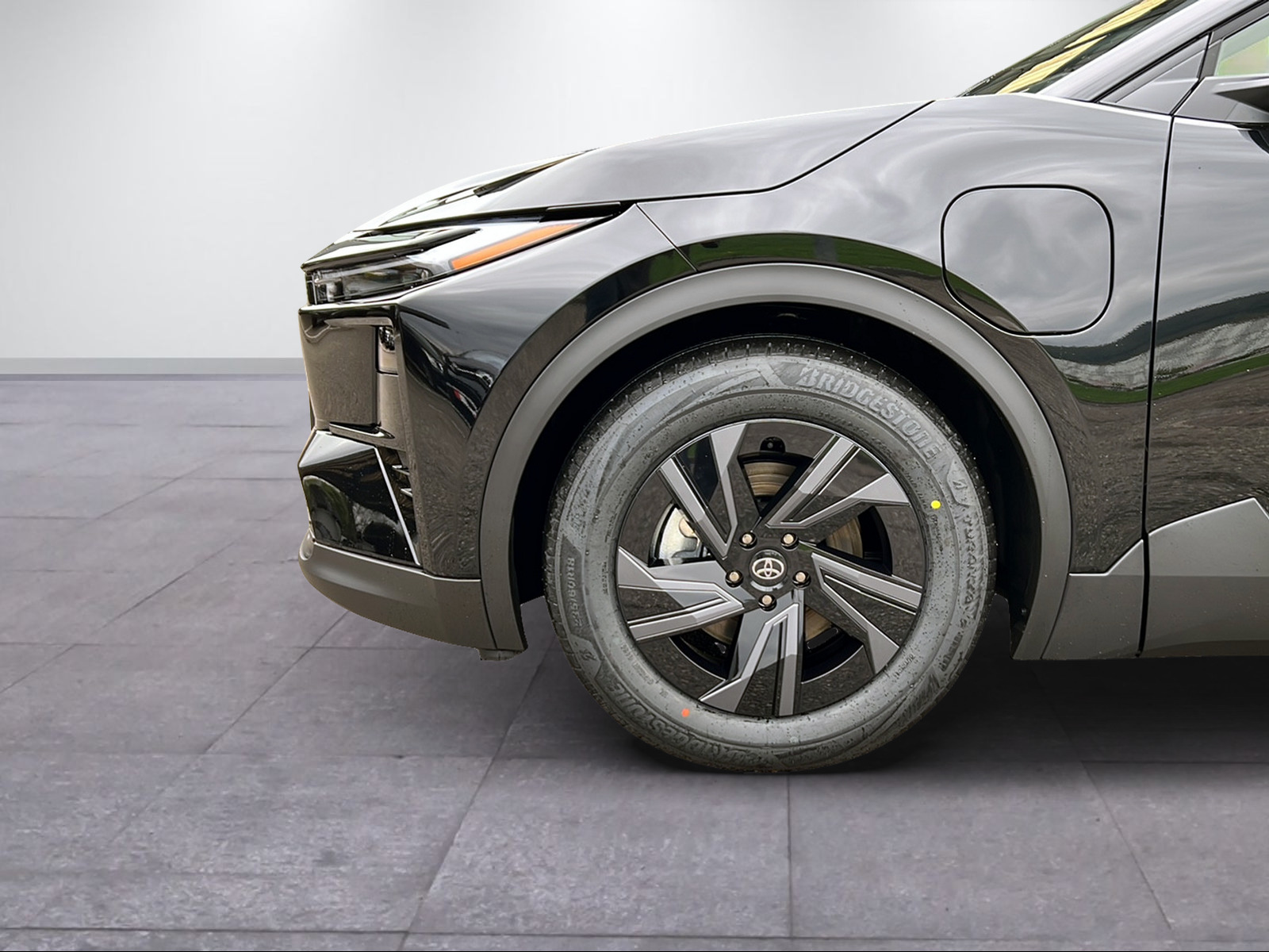 TOYOTA C-HR+ Style AWD-showroom-element-2