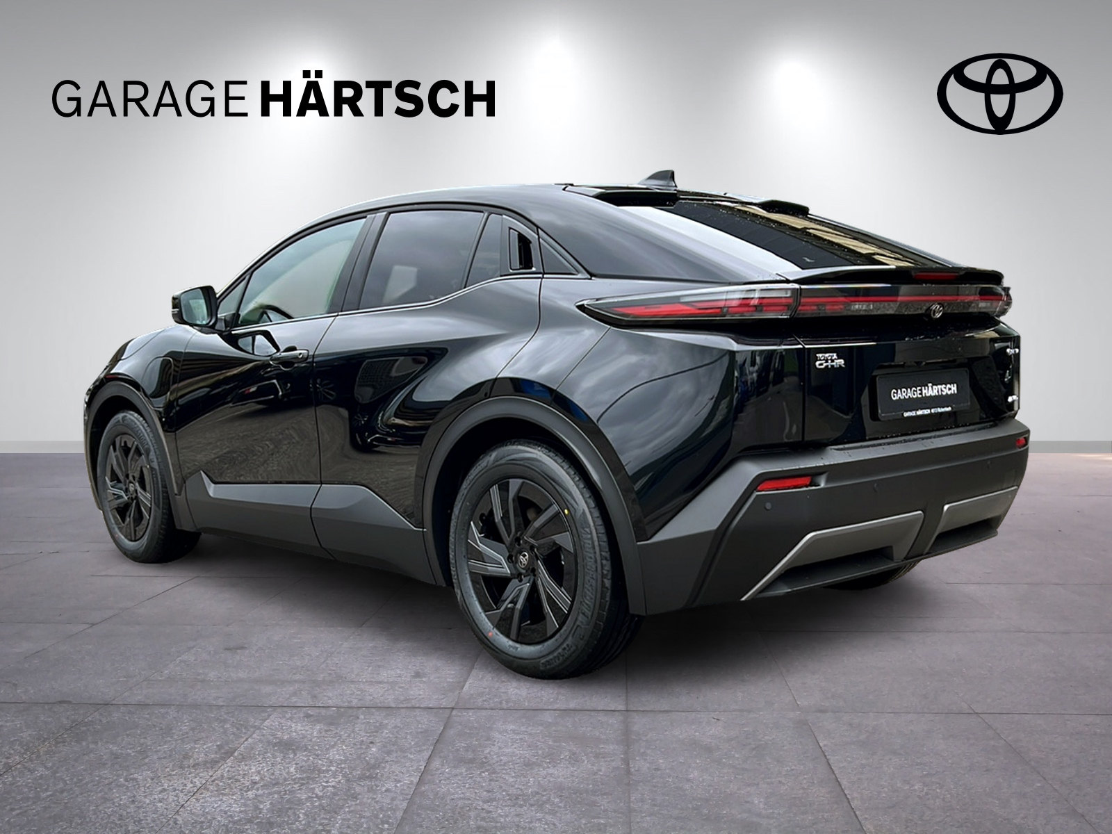 TOYOTA C-HR+ Style AWD-showroom-element-3