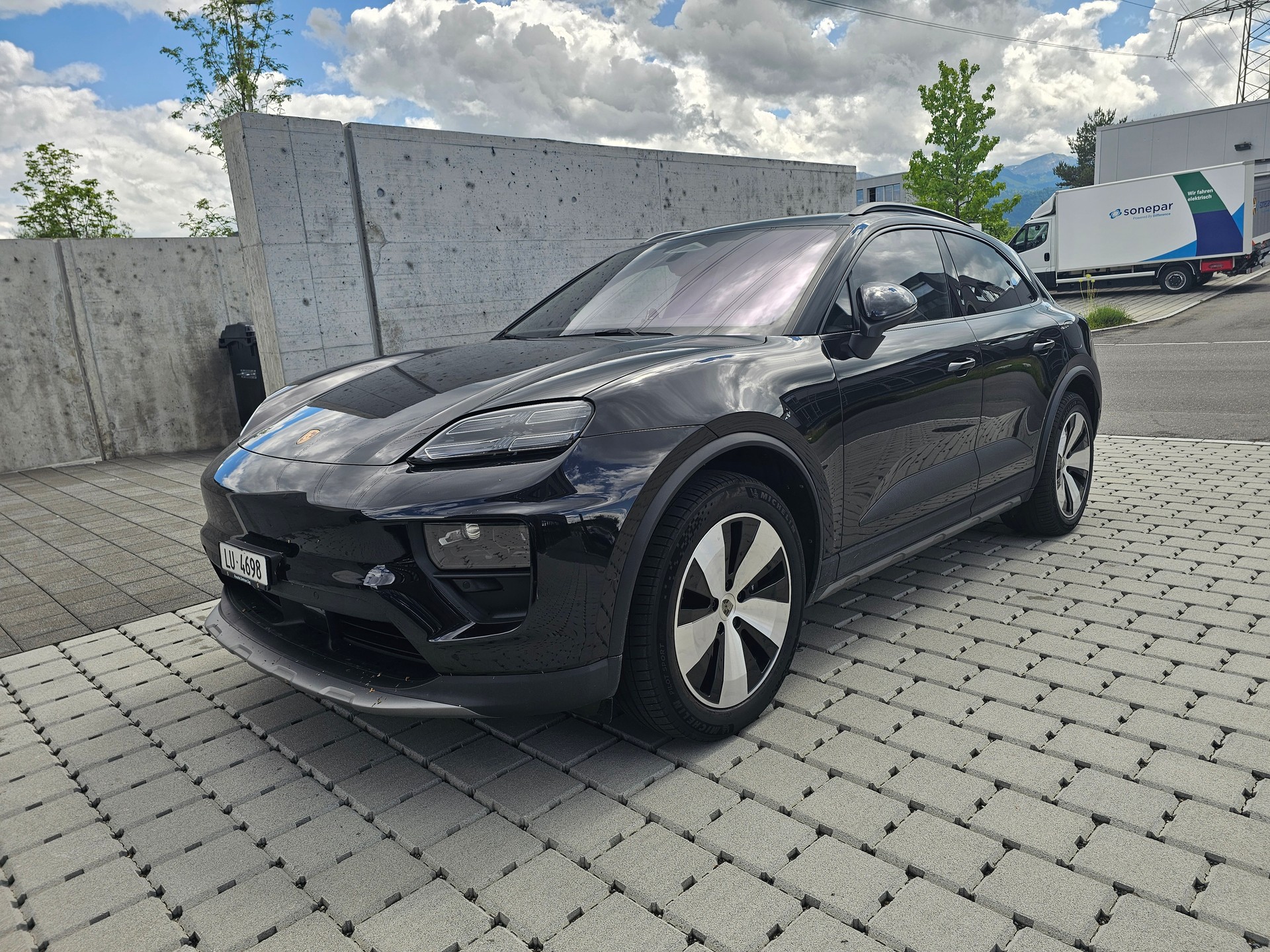 PORSCHE Macan 4 100kWh
