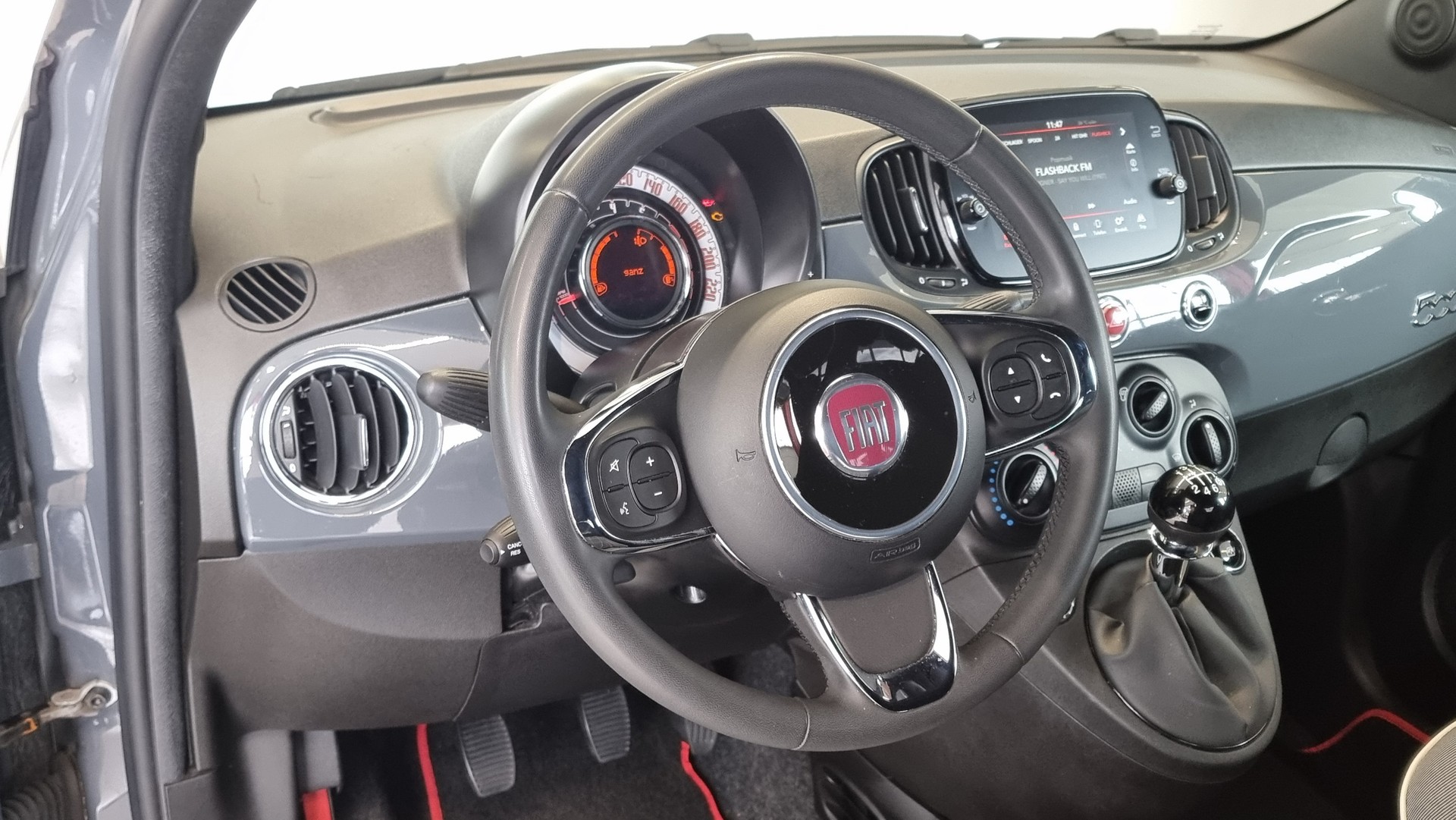 FIAT 500 1.0 Hybrid Lounge-image-8