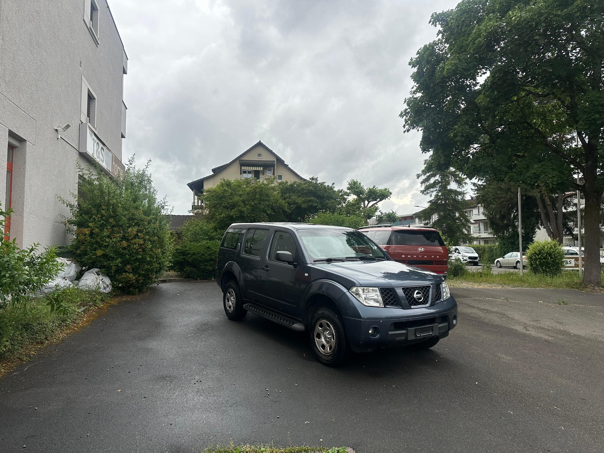 NISSAN Pathfinder 2.5 dCi XE-image-1