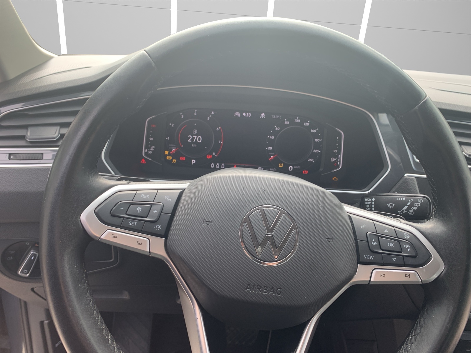VW Tiguan 2.0TSI Elegance 4Motion DSG-image-9