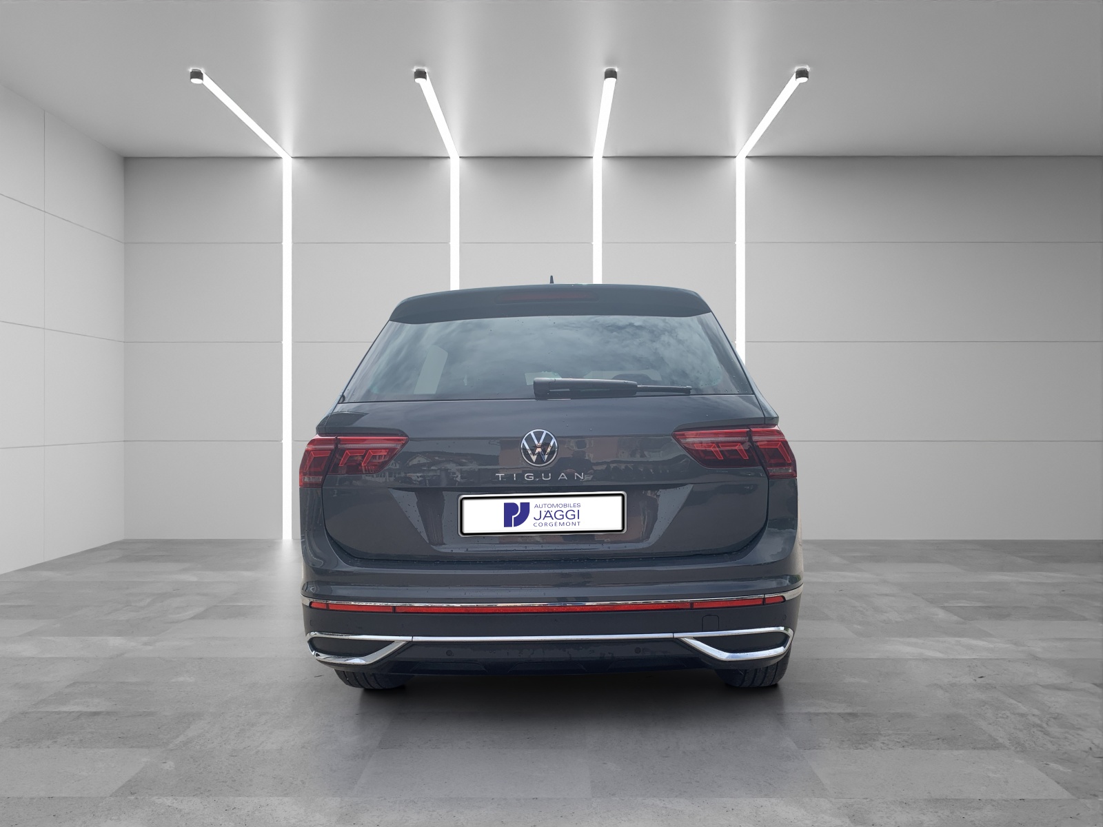 VW Tiguan 2.0TSI Elegance 4Motion DSG-image-6