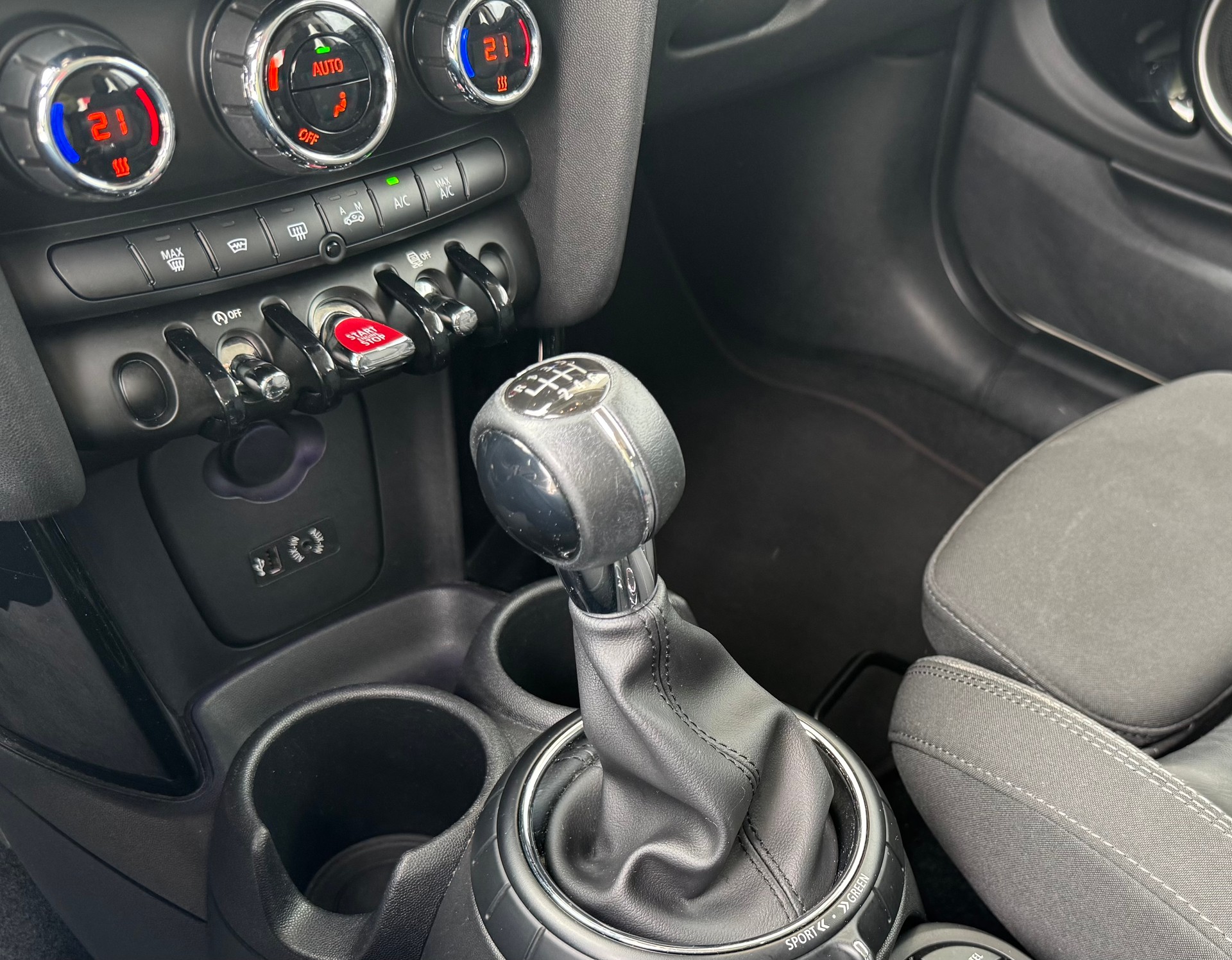 MINI Cooper S-image-14