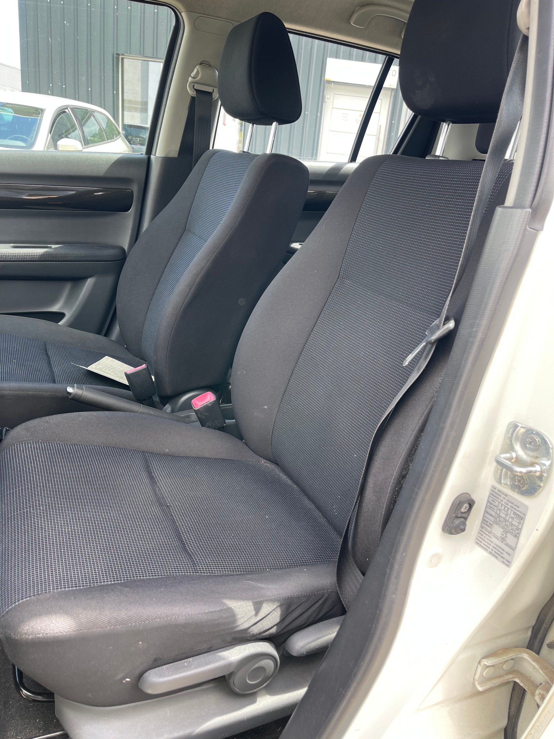 SUZUKI Swift 1.3i 16V GL Top 4x4-image-8