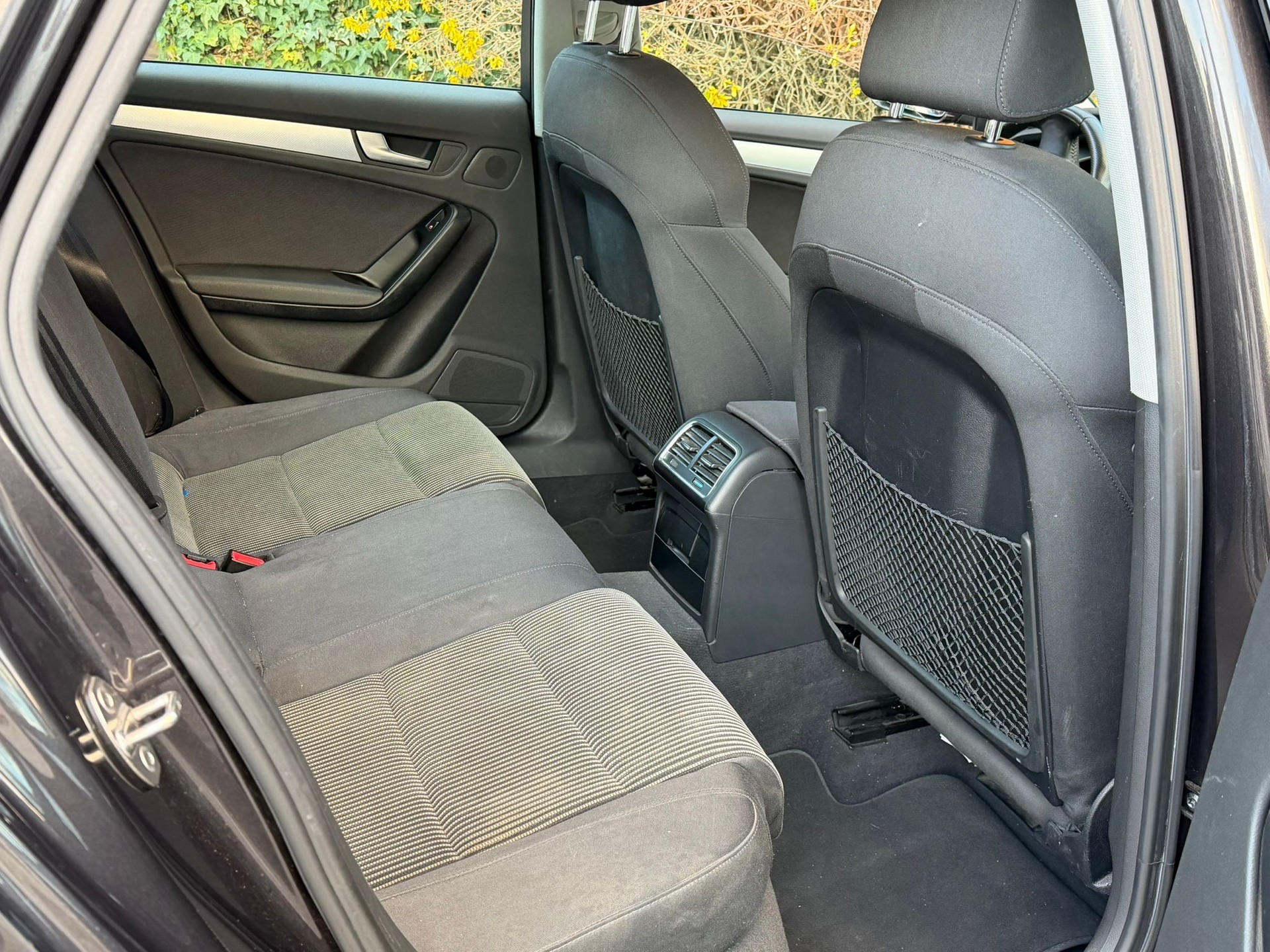 AUDI A4-image-4