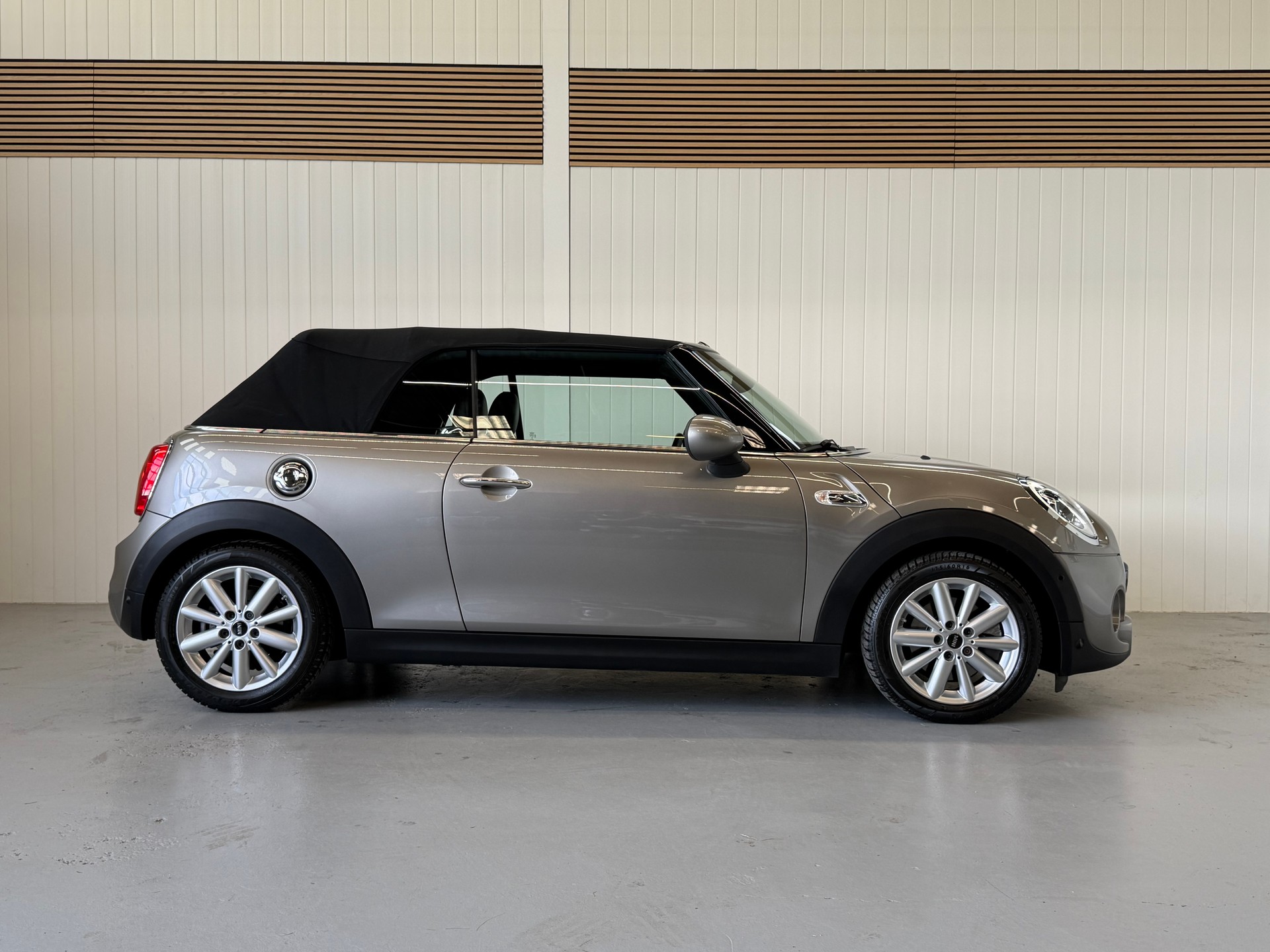 MINI Cooper S Cabriolet Steptronic-image-11