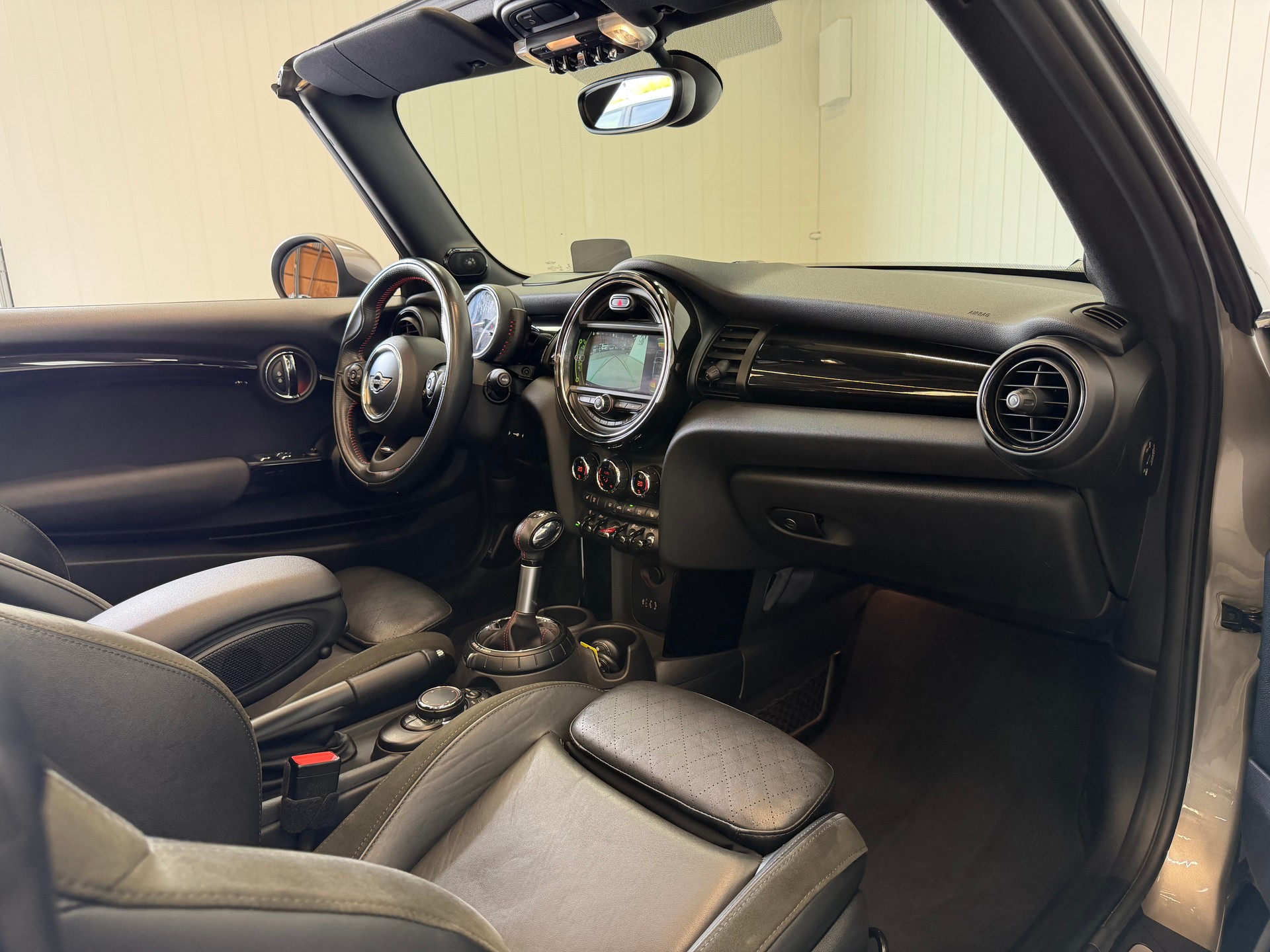 MINI Cooper S Cabriolet Steptronic-image-17