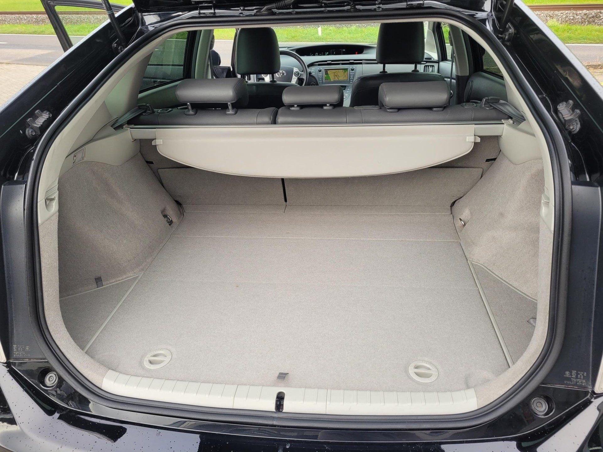 TOYOTA Prius 1.8 VVTi HSD Sol Premium-image-10