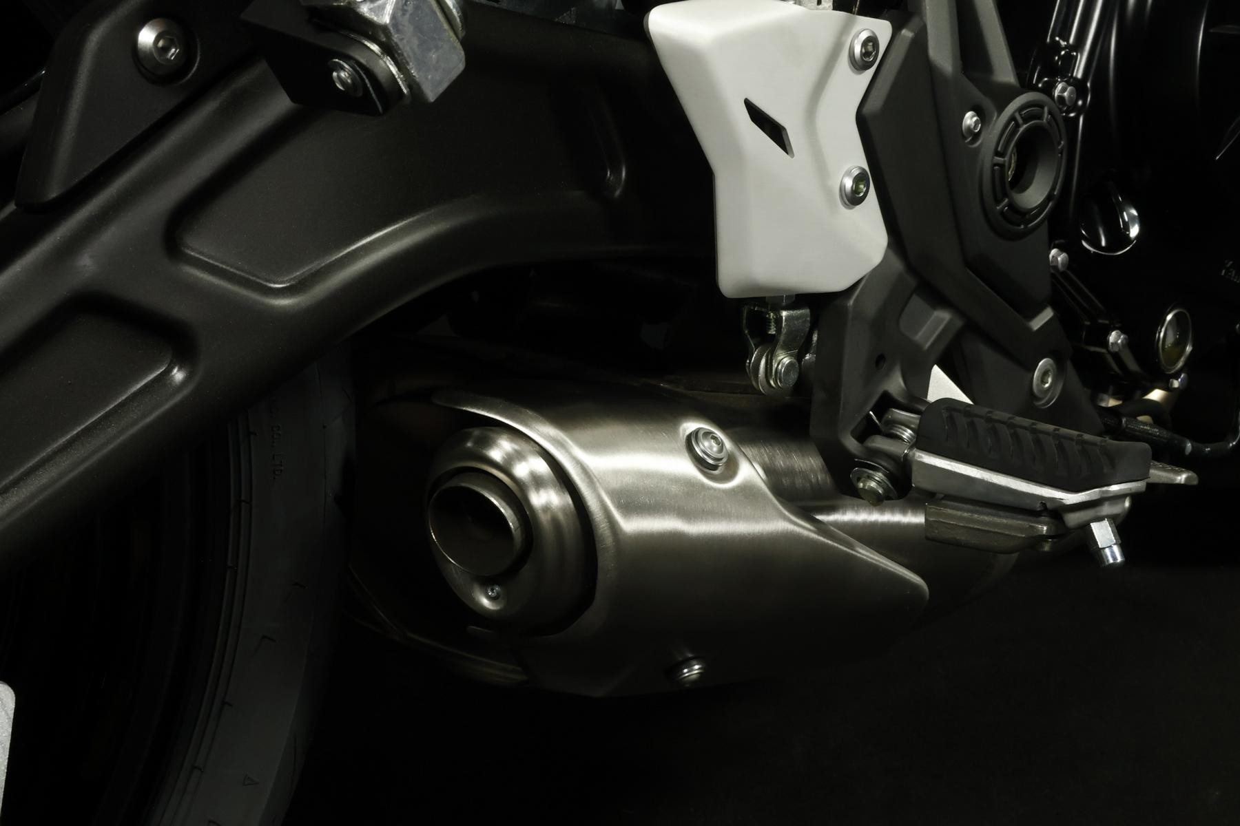 KAWASAKI Z 650 (50/35 KW) *Barbie Edition* Level 2-image-9
