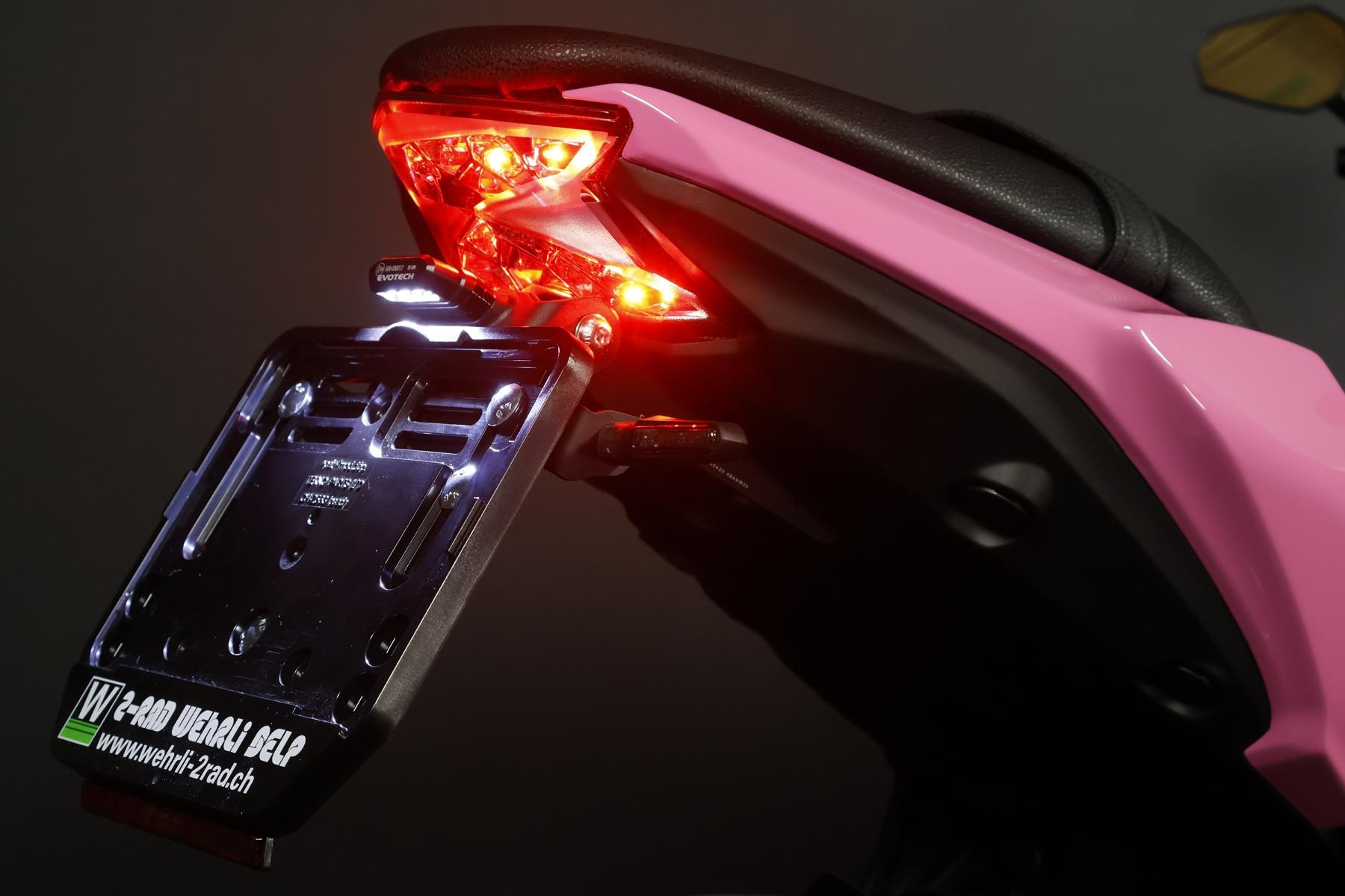 KAWASAKI Z 650 (50/35 KW) *Barbie Edition* Level 2-image-11