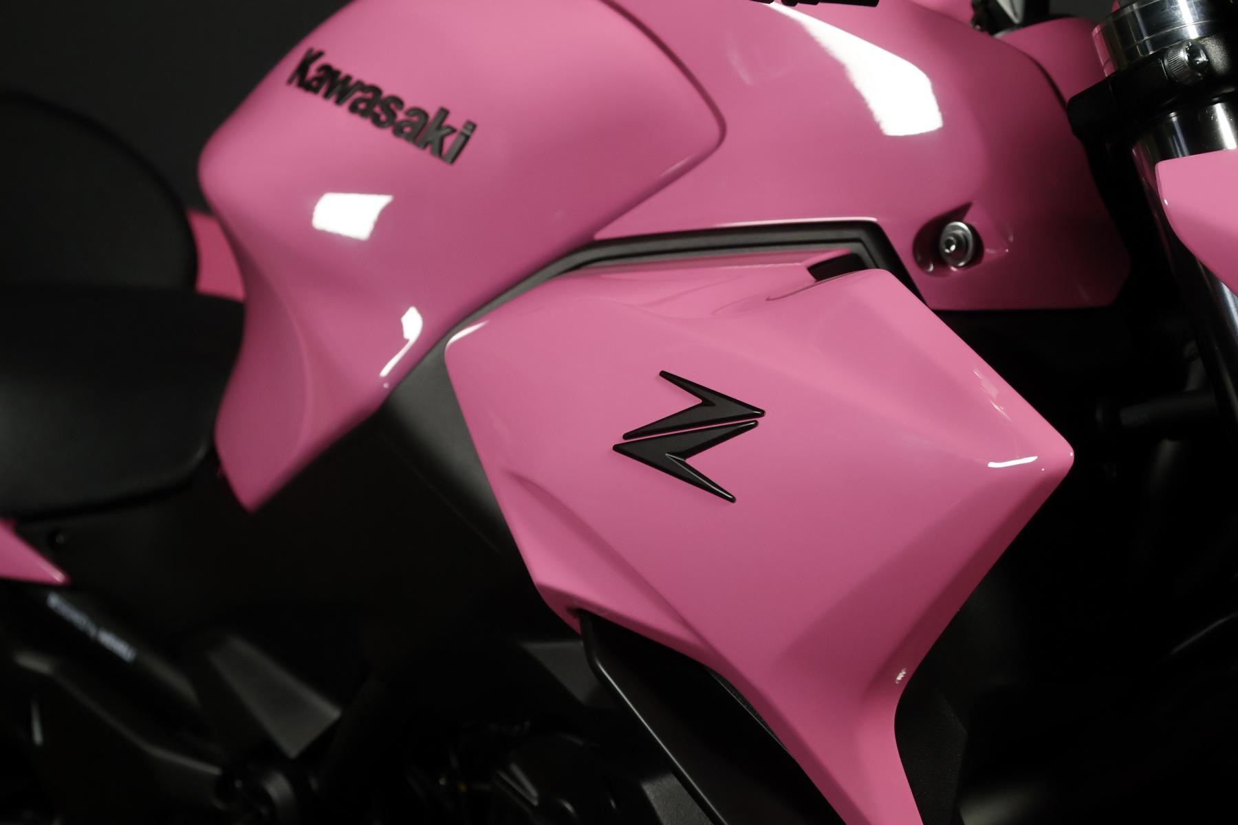 KAWASAKI Z 650 (50/35 KW) *Barbie Edition* Level 2-image-5