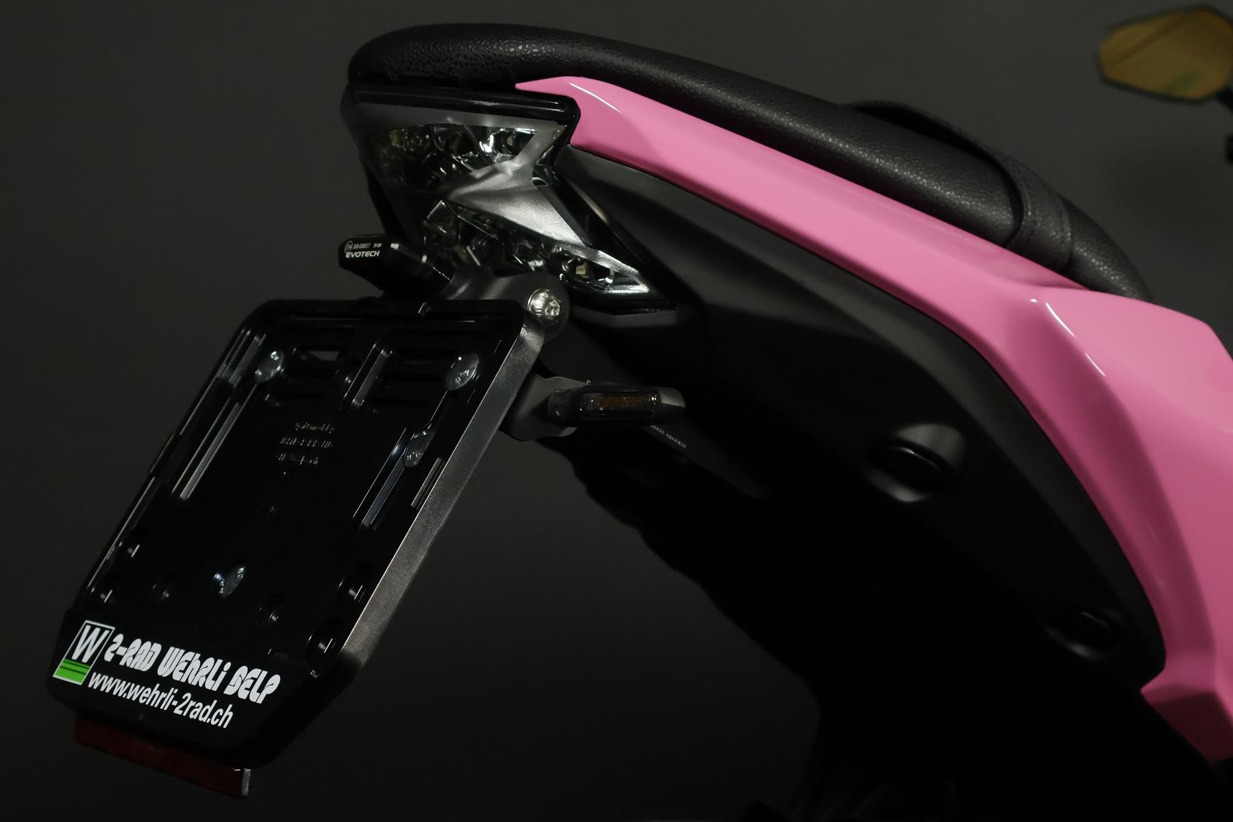 KAWASAKI Z 650 (50/35 KW) *Barbie Edition* Level 2-image-10