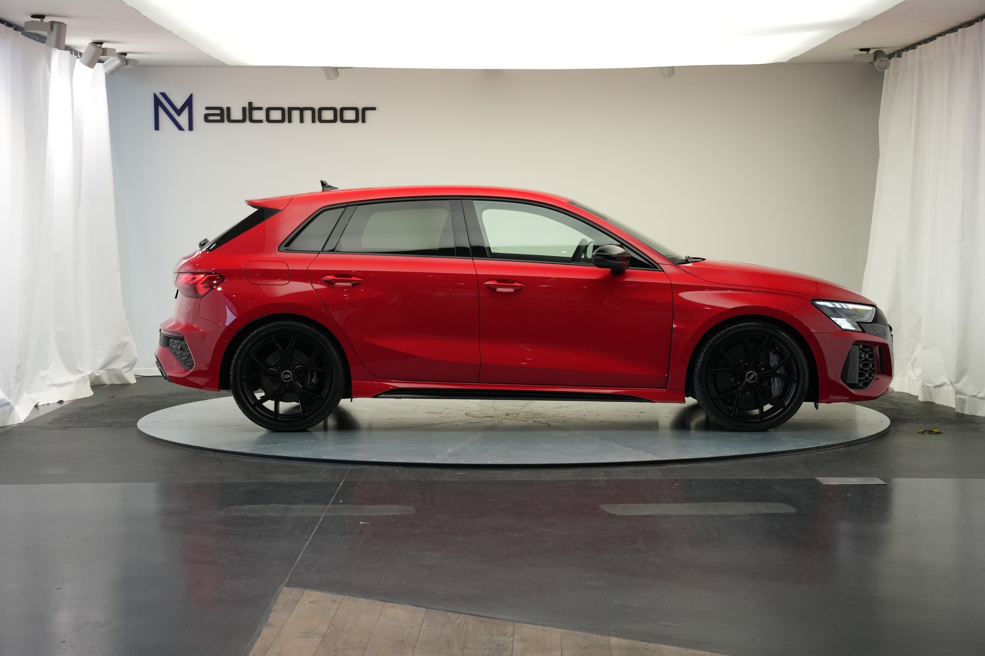 AUDI RS3 Sportback 2.5 TSI quattro S-tronic *Keramikbremse* *CH-Fahrzeug* *Carbon*-showroom-element-3