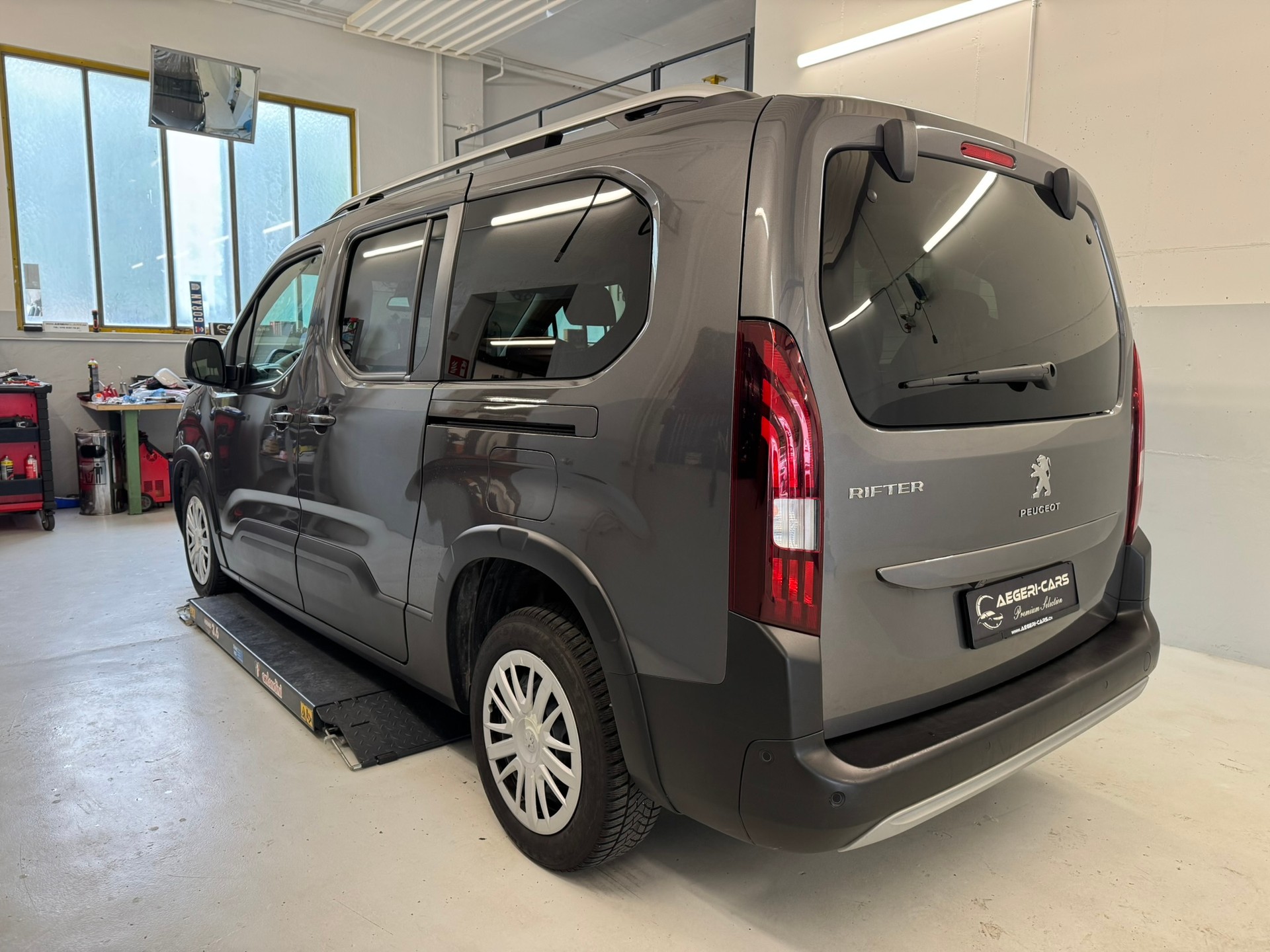 PEUGEOT Rifter Long 1.5 BlueHDi 7PL Active EAT8-image-5