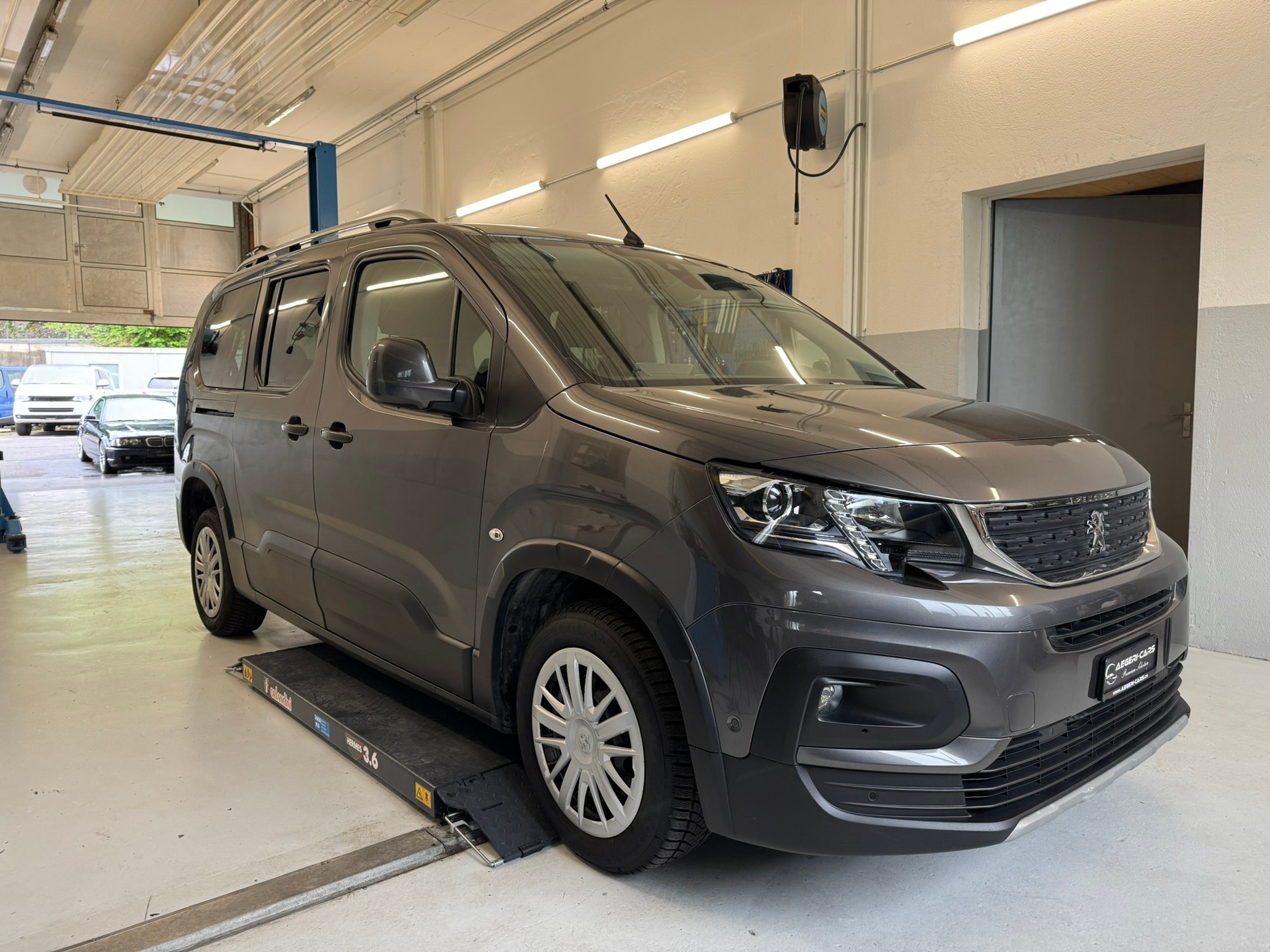 PEUGEOT Rifter Long 1.5 BlueHDi 7PL Active EAT8-showroom-element-2