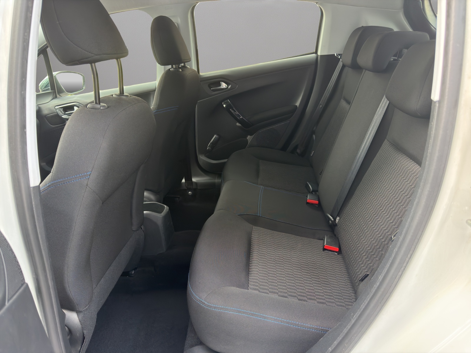 PEUGEOT 208 1.2 PureTech Access-image-12