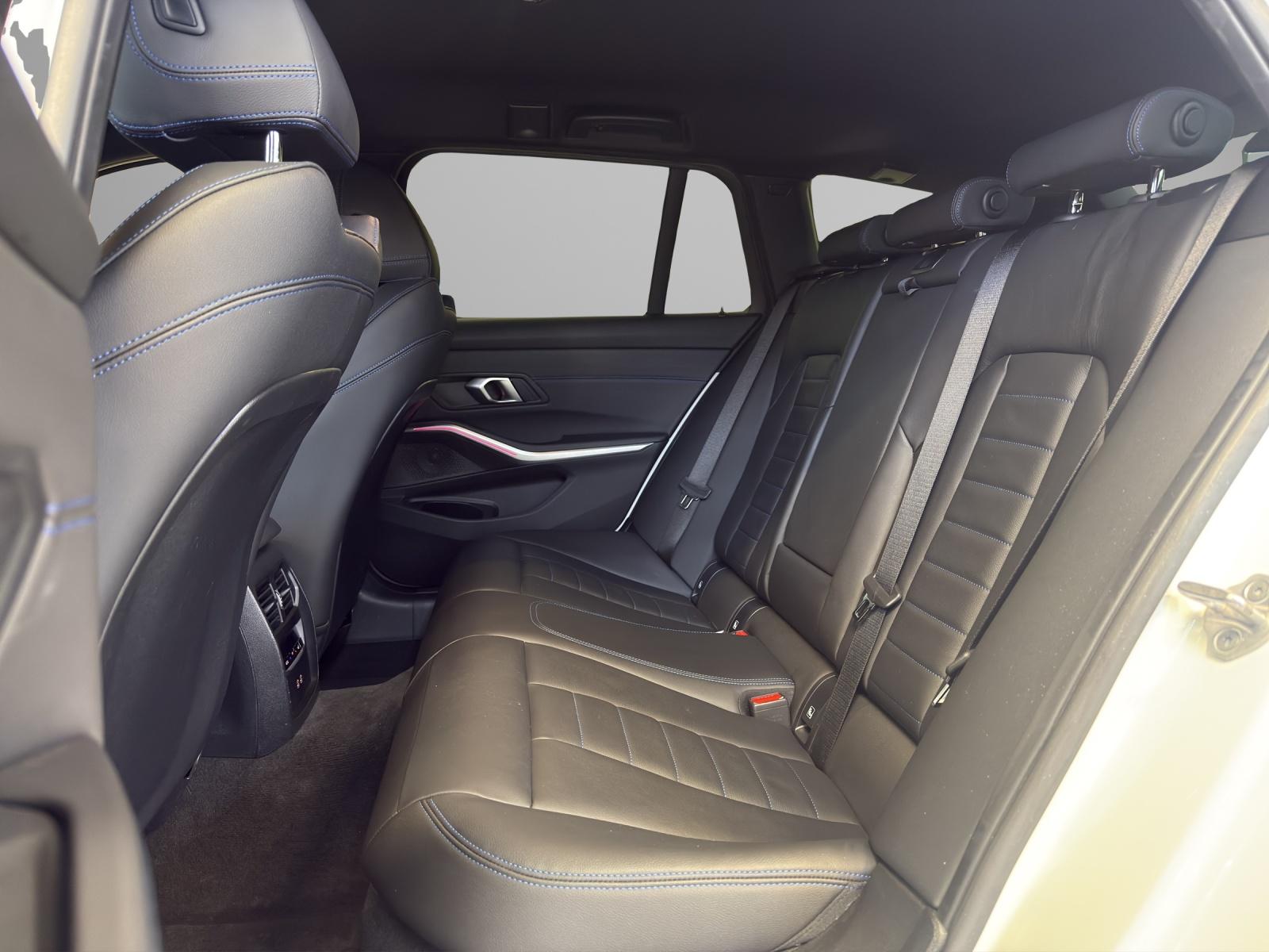 BMW 330e xDrive Touring M-SportPaket-image-18