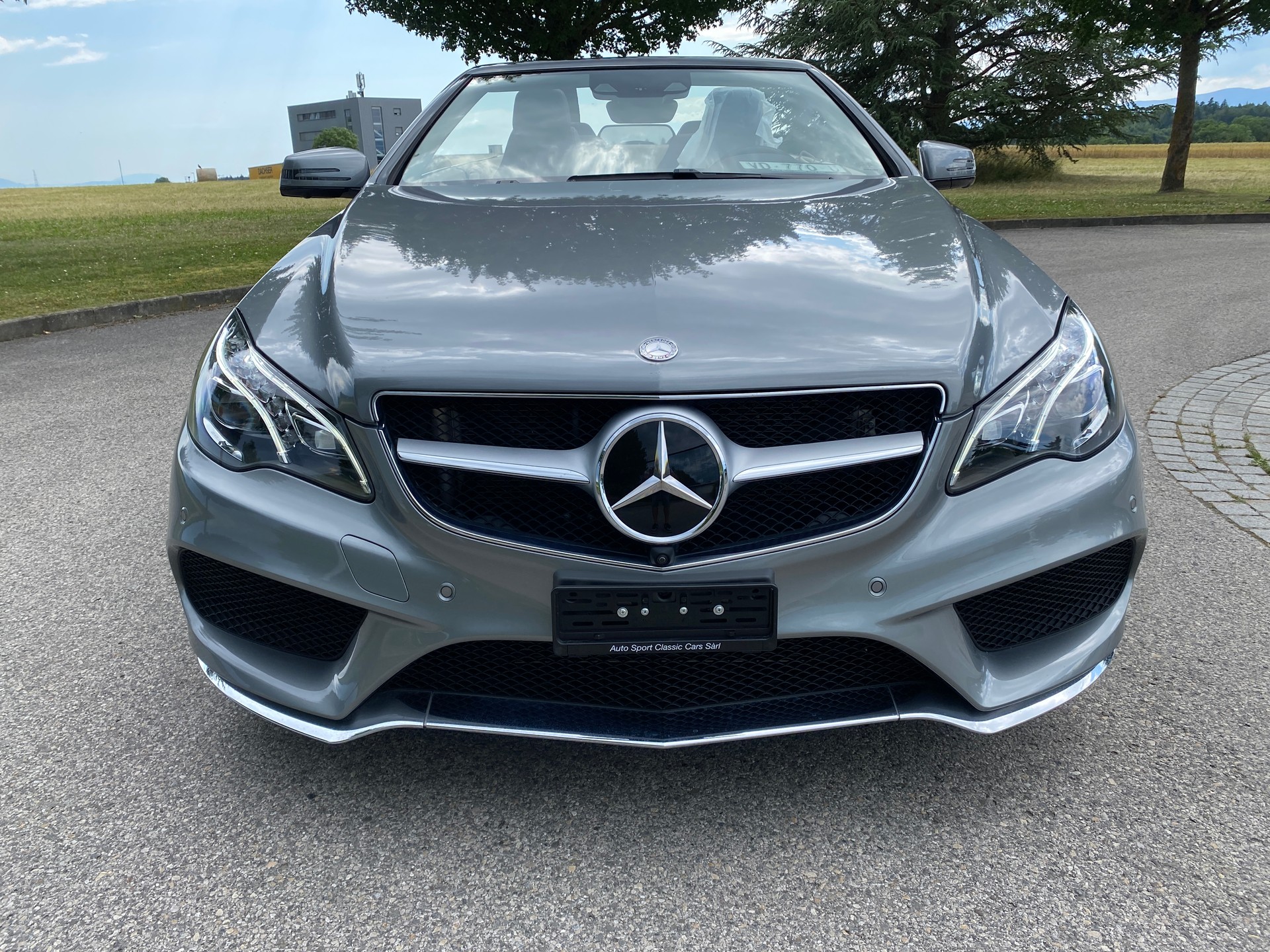MERCEDES-BENZ E 500 Cabriolet 1er main PN CHF 127800.- Cuir marron - Toile de capote marron (8R89)