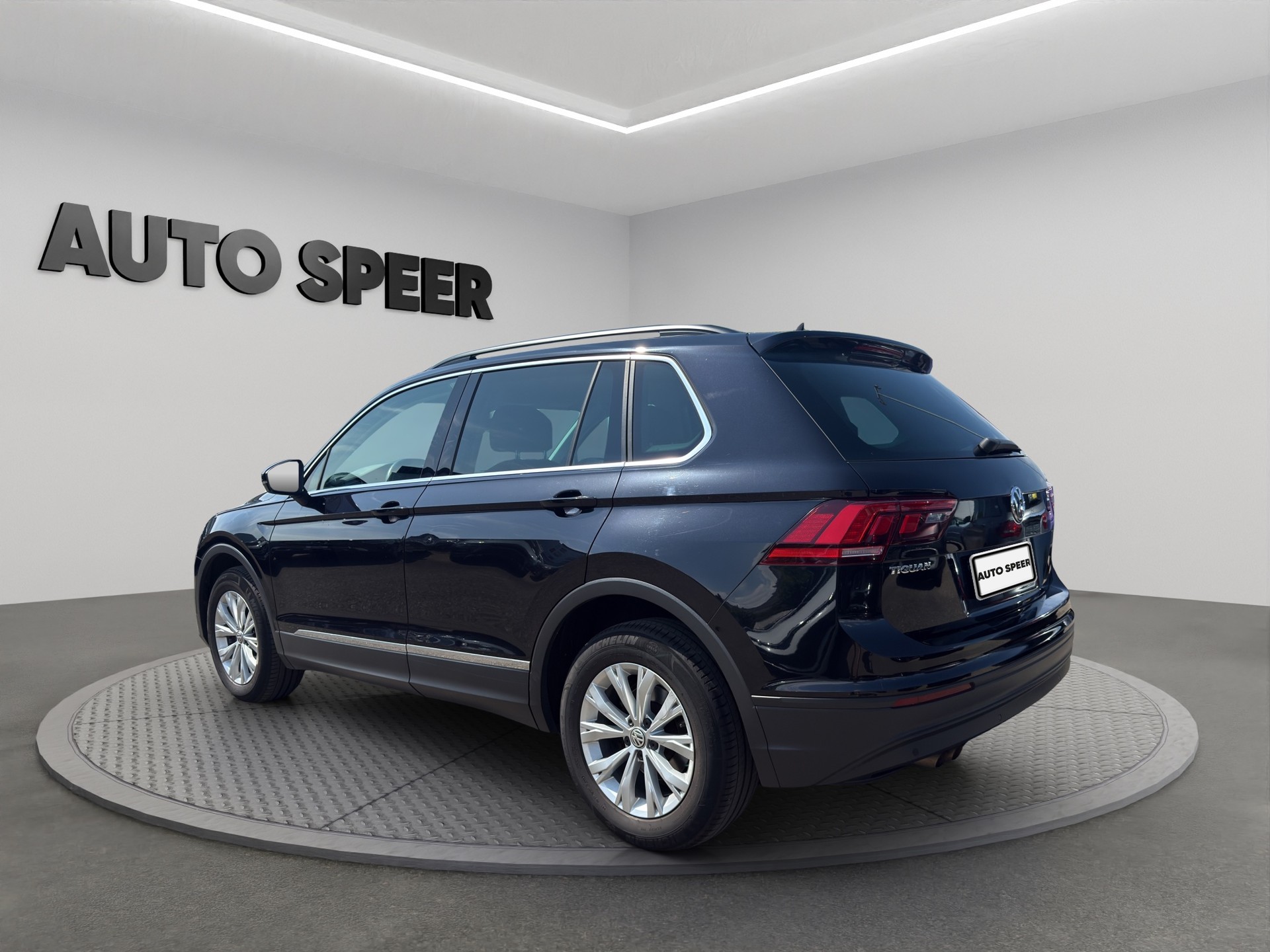 VW Tiguan 2.0 TSI Comfortline DSG-image-5