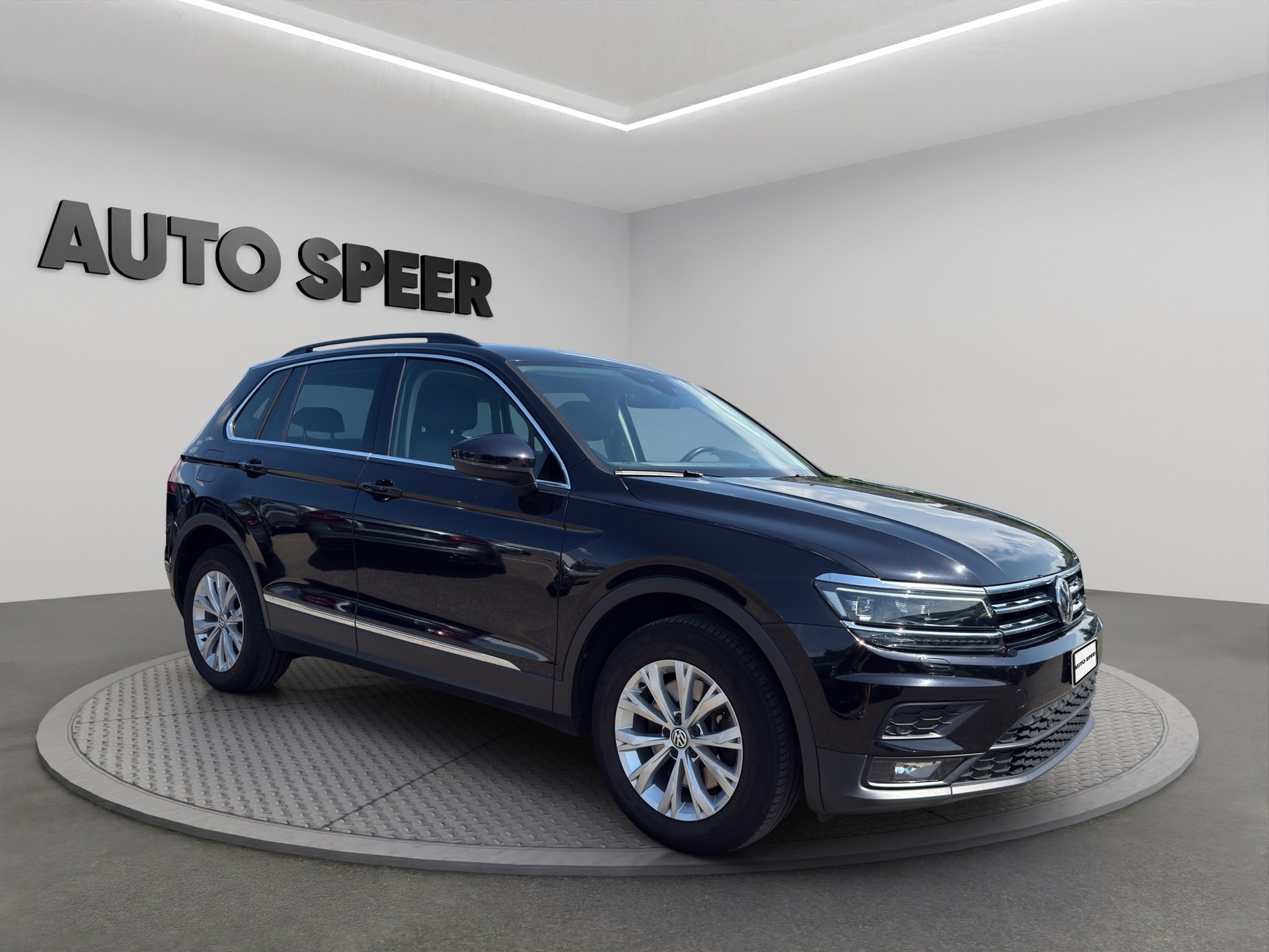 VW Tiguan 2.0 TSI Comfortline DSG-showroom-element-3