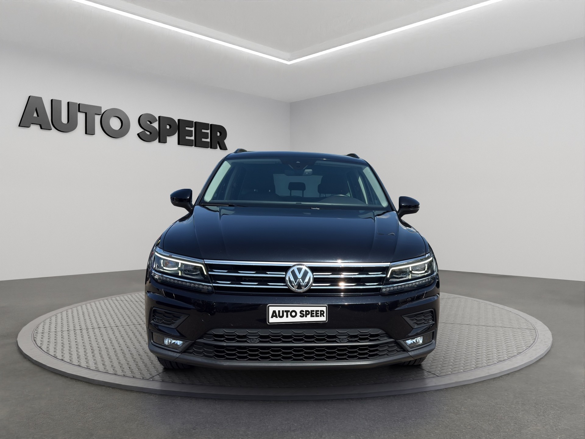 VW Tiguan 2.0 TSI Comfortline DSG-image-4