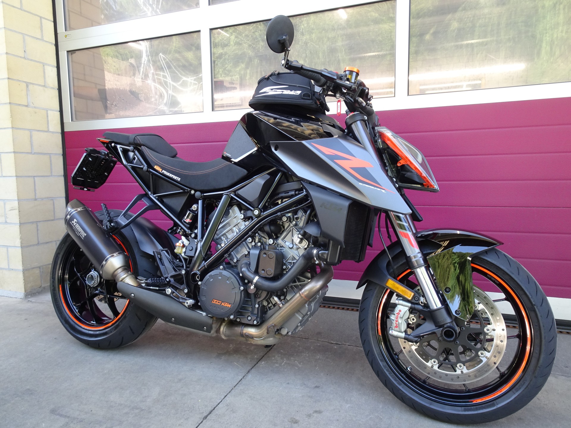 KTM 1290 Super Duke R-image-10