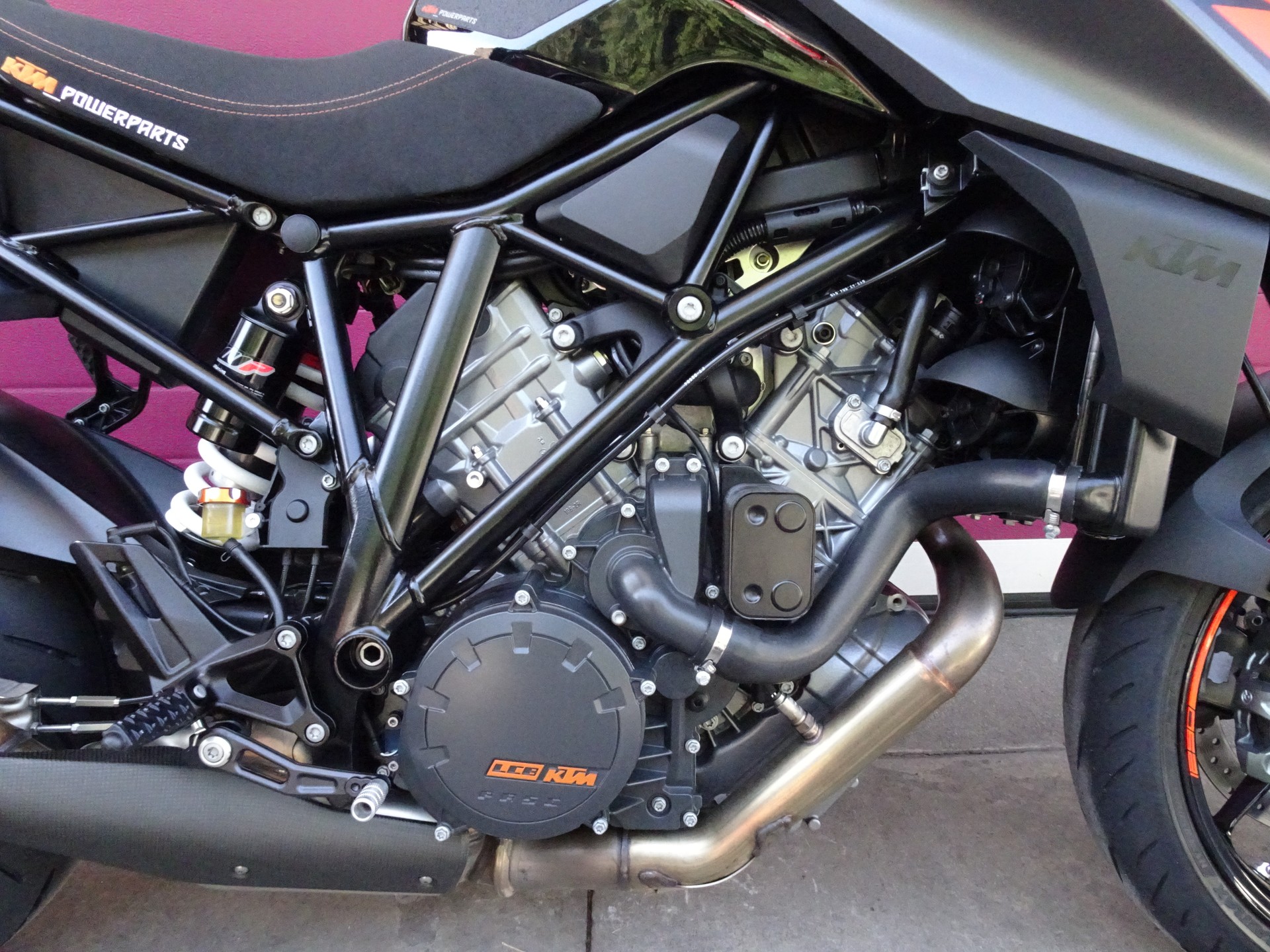 KTM 1290 Super Duke R-image-9