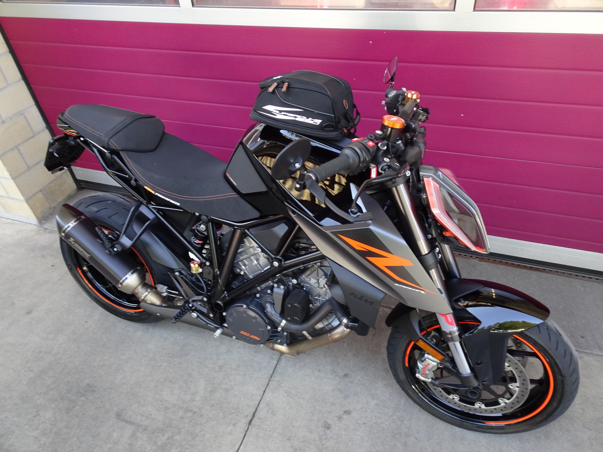 KTM 1290 Super Duke R-image-15