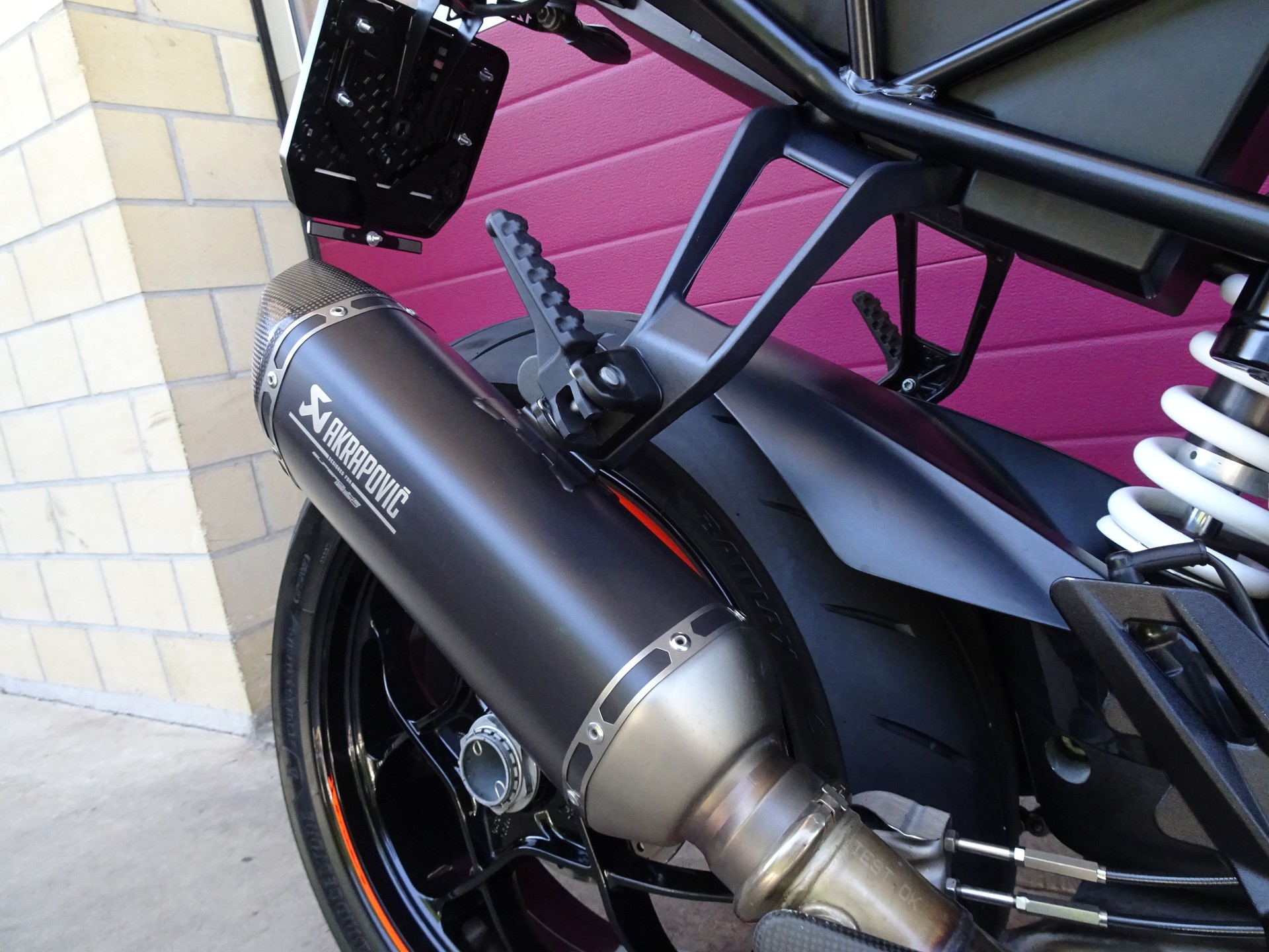 KTM 1290 Super Duke R-image-13