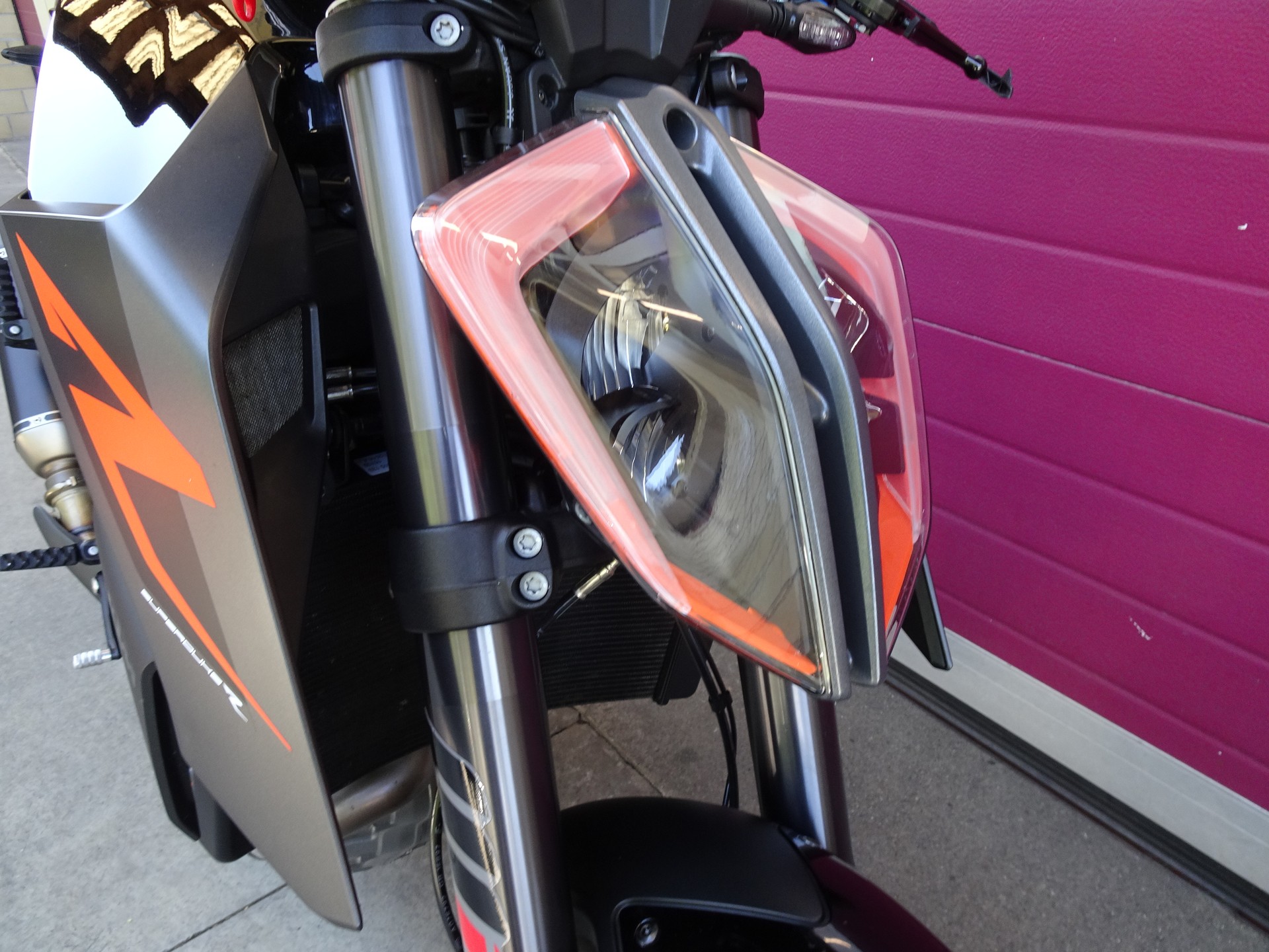 KTM 1290 Super Duke R-image-11