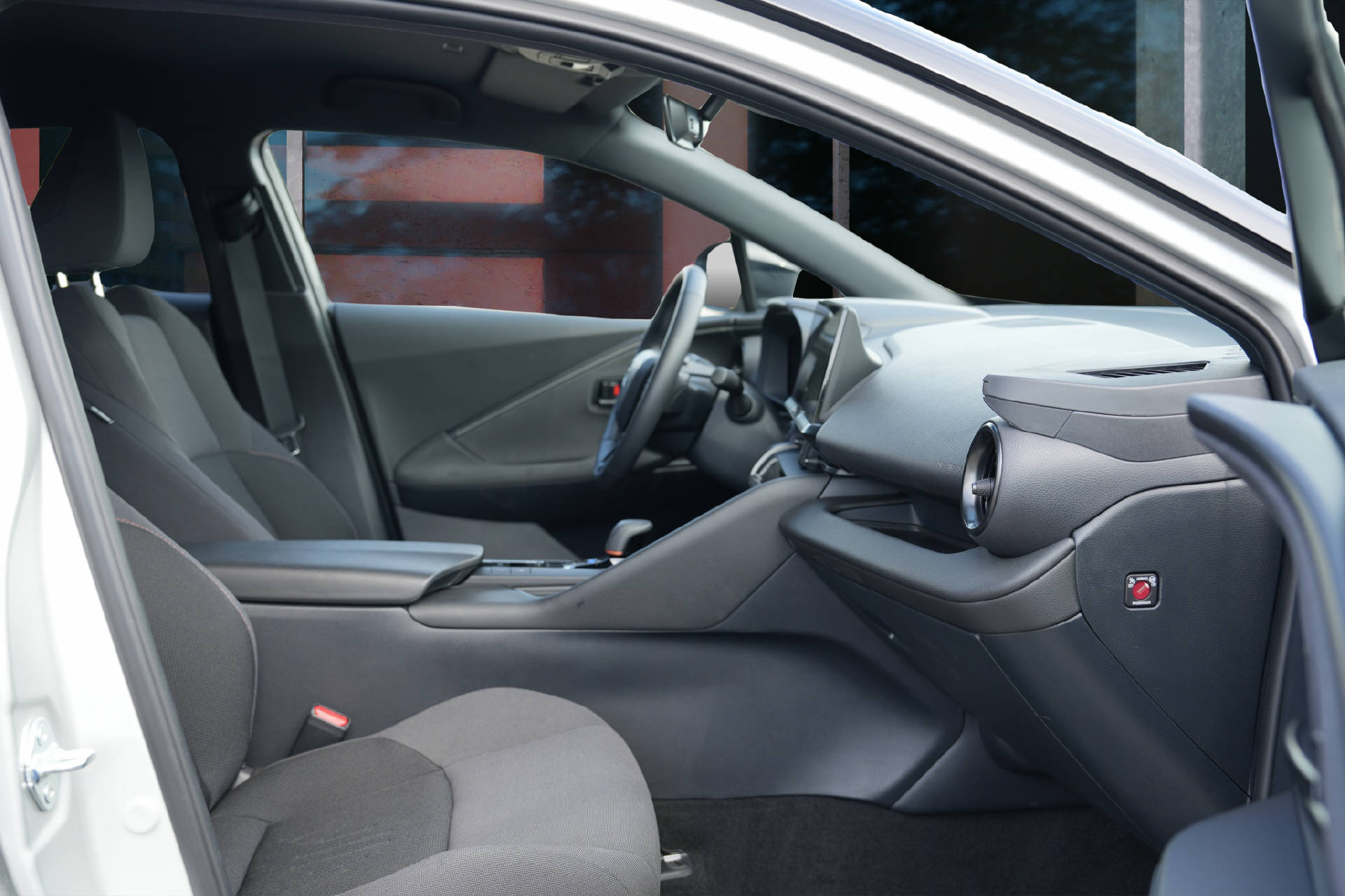TOYOTA C-HR 2.0 PHEV Swiss Edition-image-8