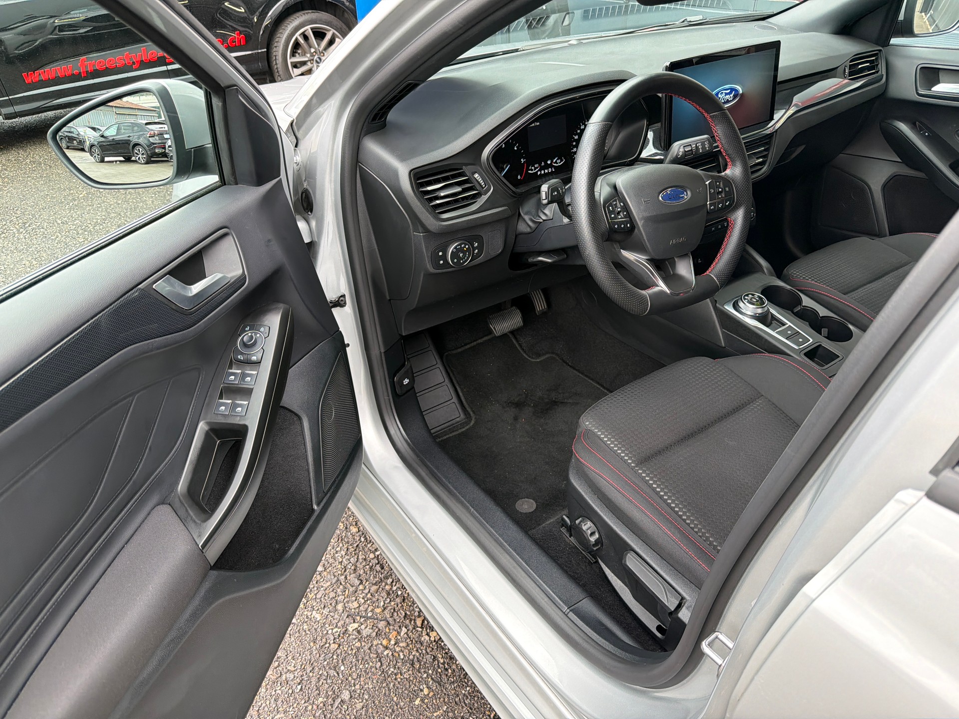 FORD Focus 1.5 TDCi EcoBlue ST-Line Automatic-image-7