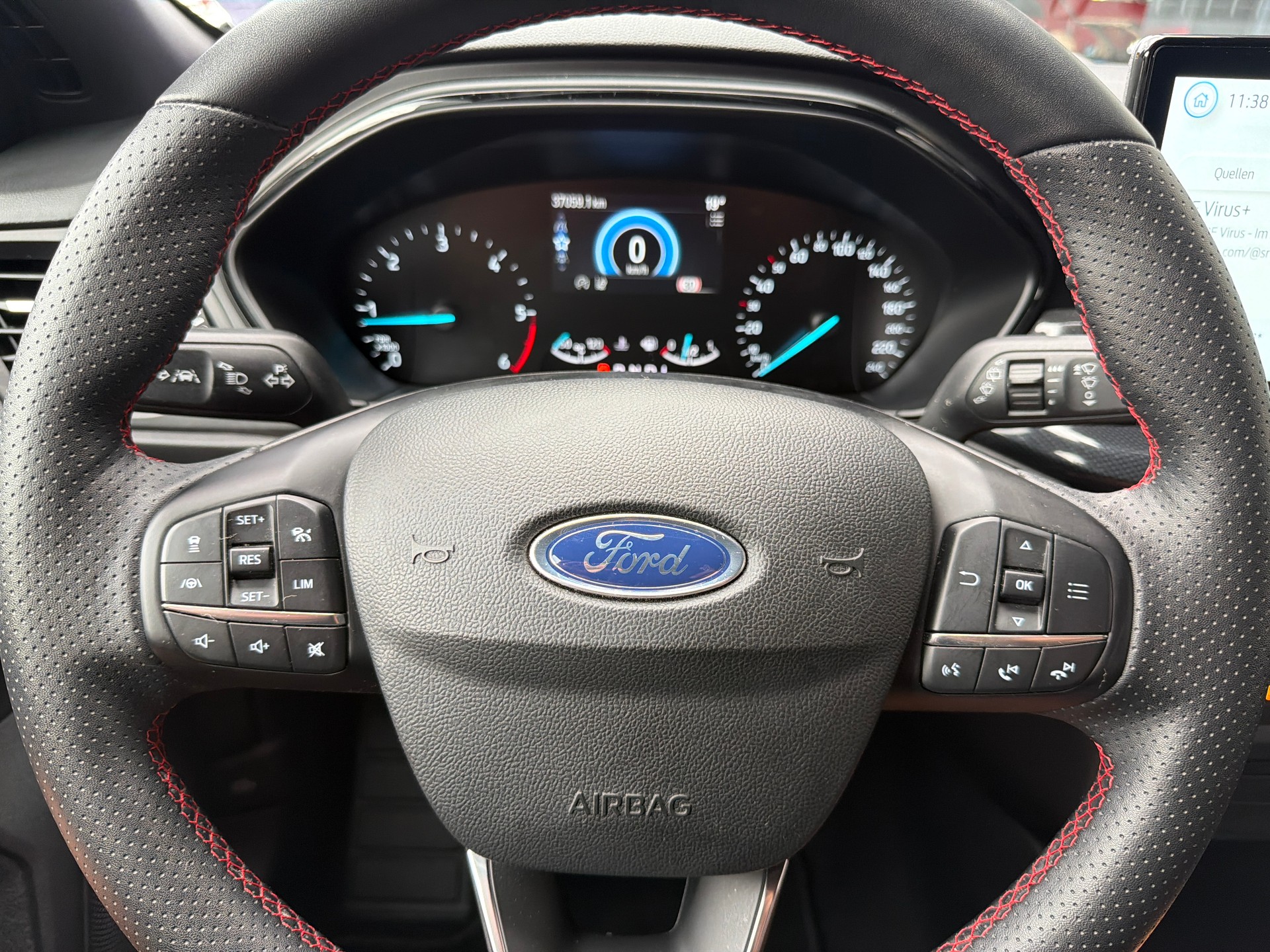 FORD Focus 1.5 TDCi EcoBlue ST-Line Automatic-image-13