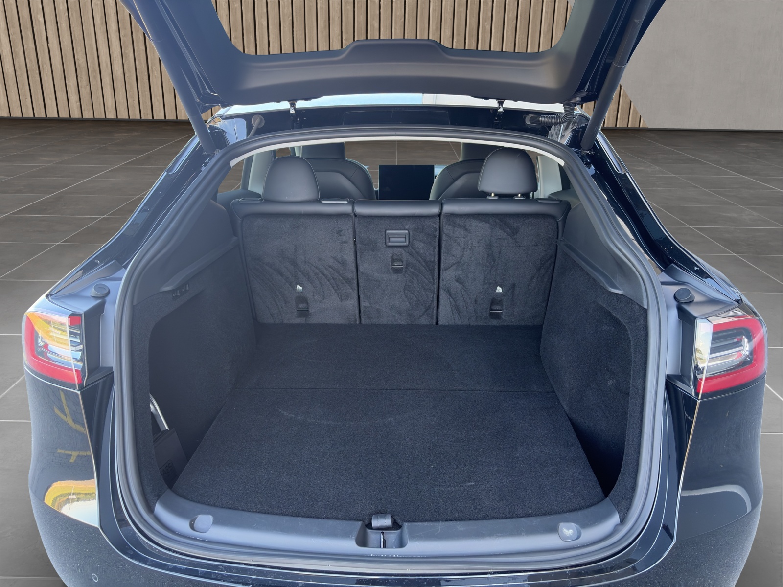 TESLA Model Y Performance-image-12