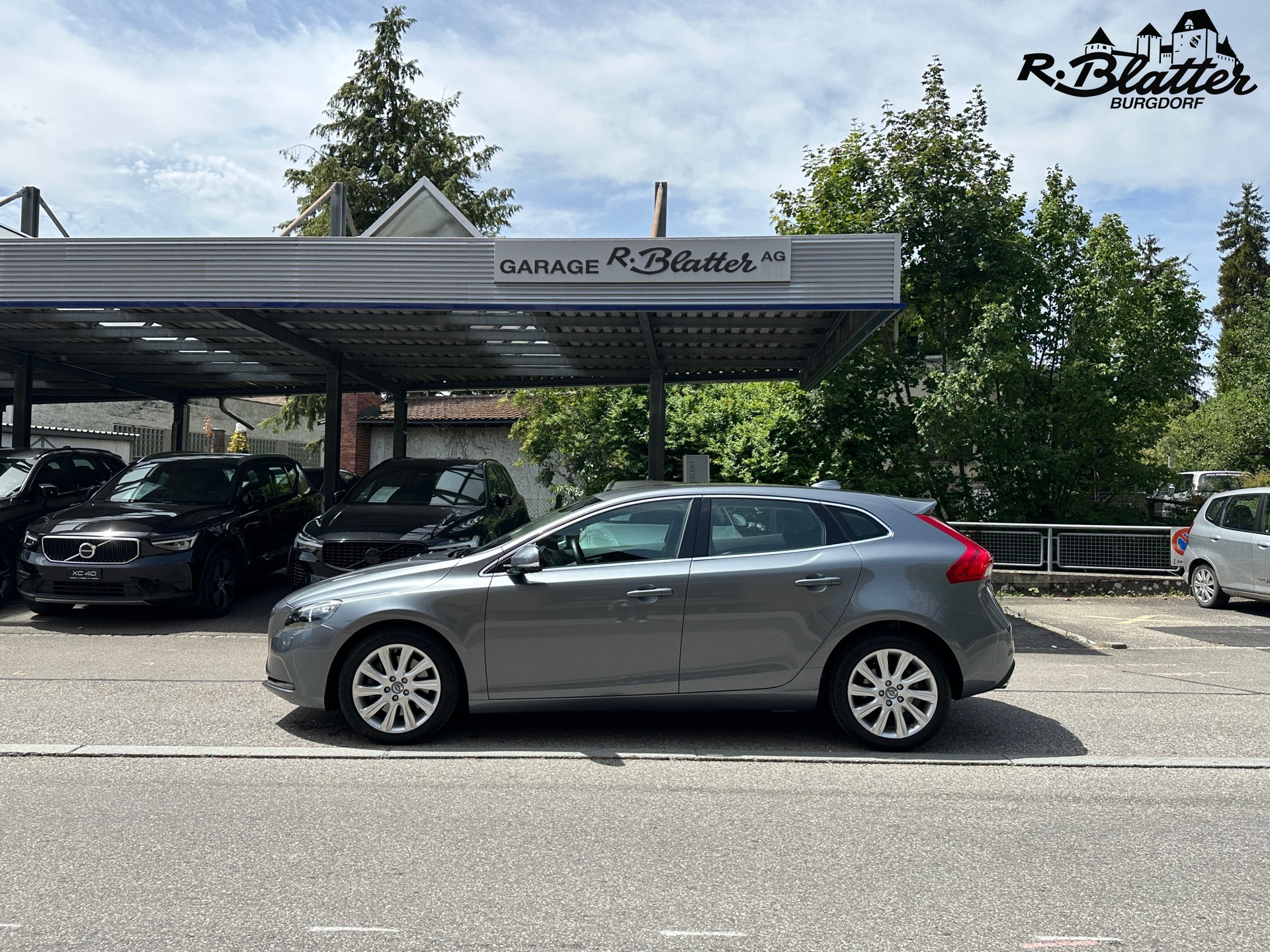 VOLVO V40 D3 Summum Geartronic-showroom-element-2