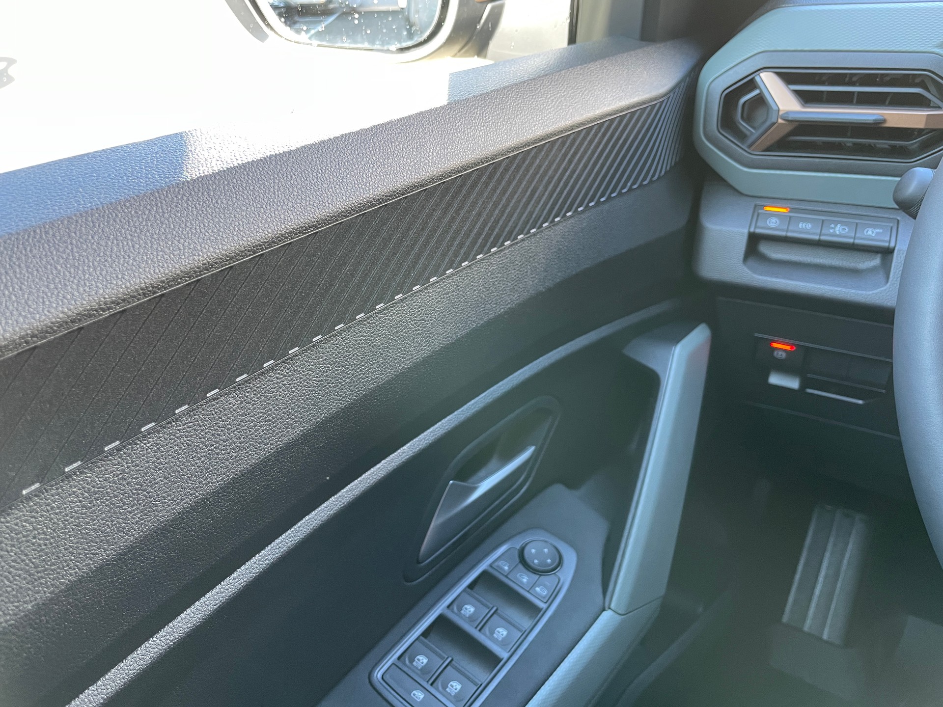 DACIA Bigster TCe 140 48V Extreme-image-22
