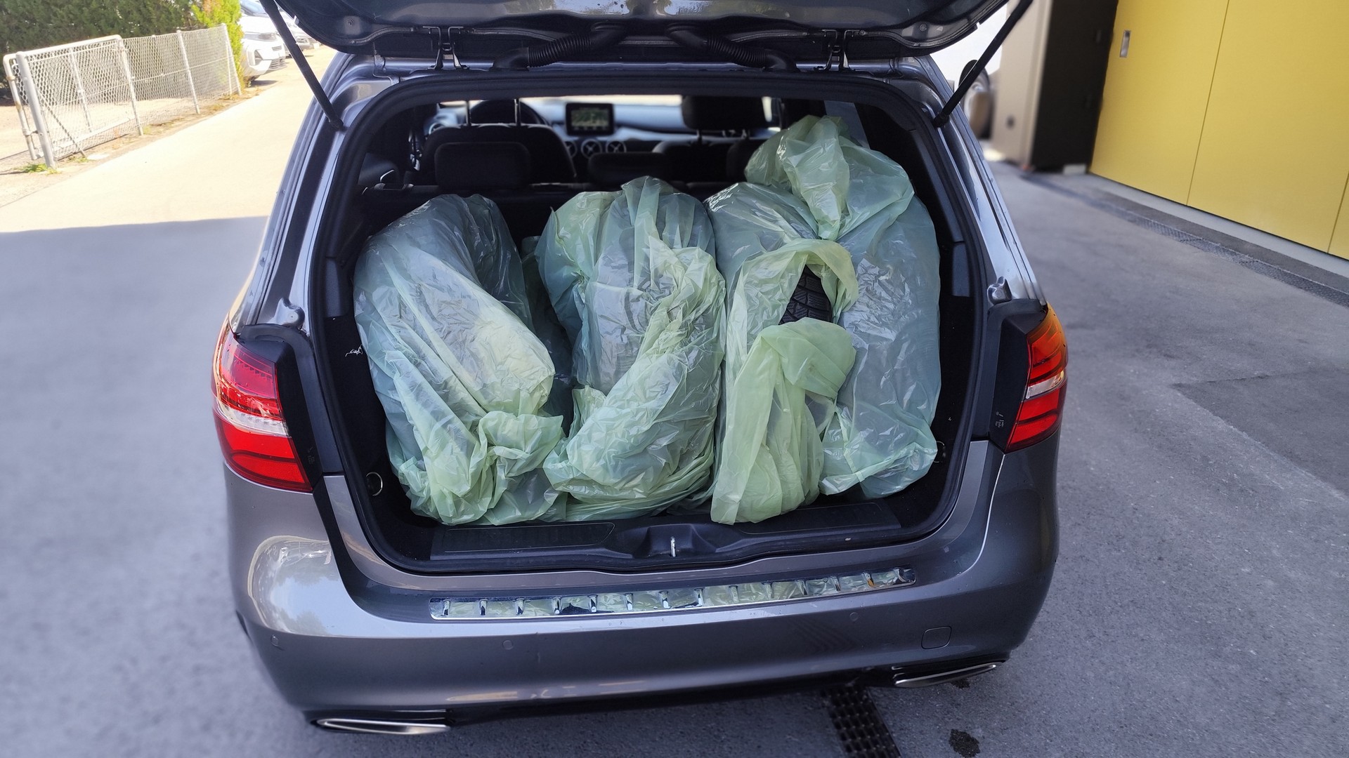MERCEDES-BENZ B 250 AMG Line 4Matic 7G-DCT-image-12