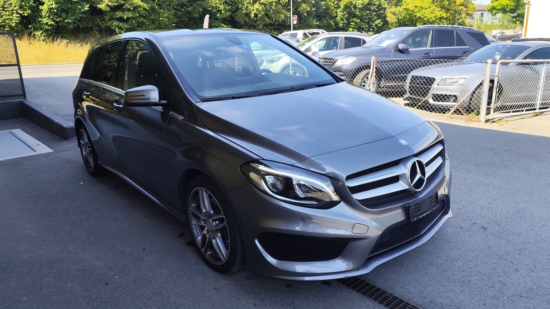 MERCEDES-BENZ B 250 AMG Line 4Matic 7G-DCT-image-1
