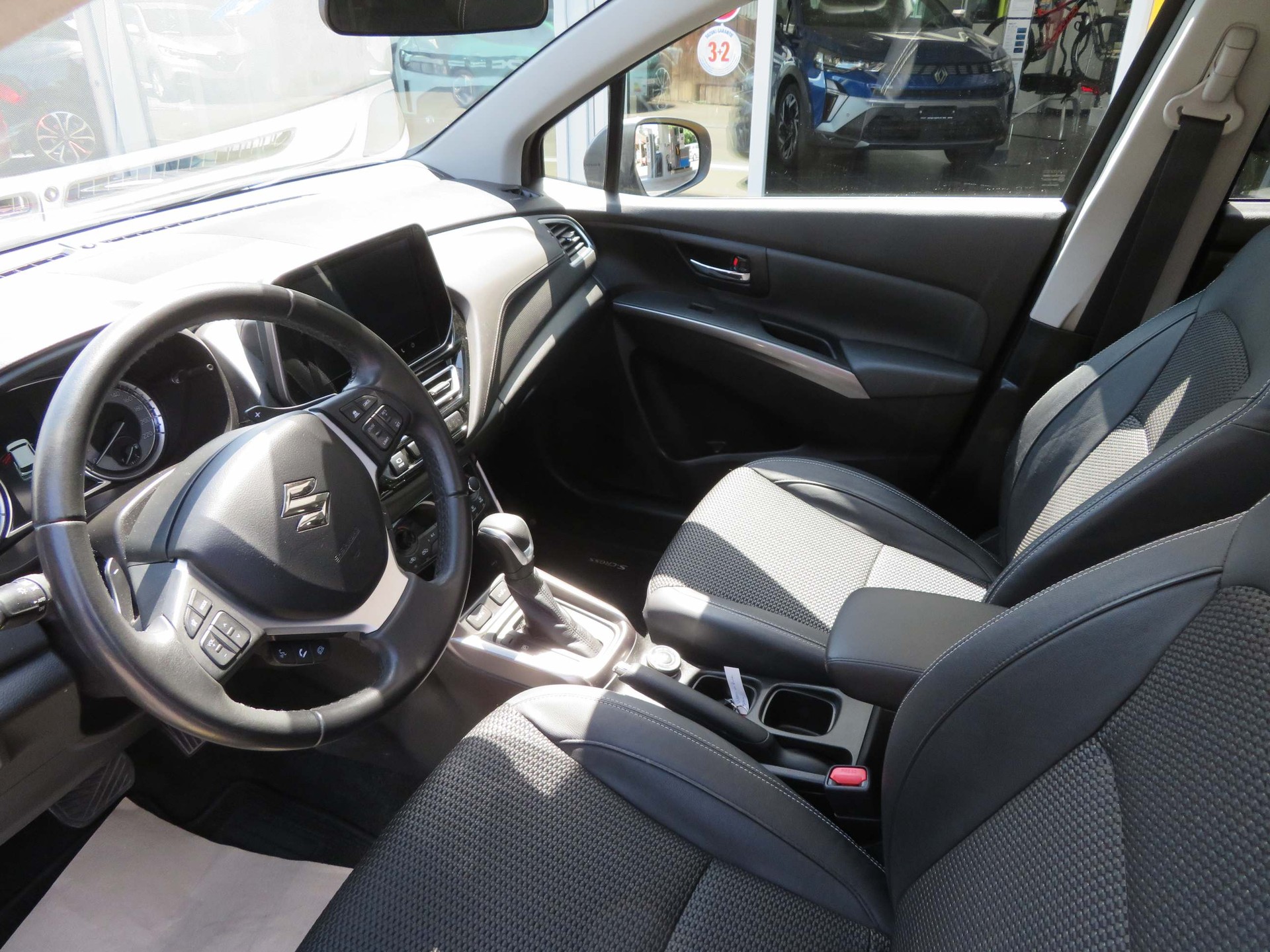 SUZUKI S-Cross 1.5 Compact Top Hybrid 4x4-image-9