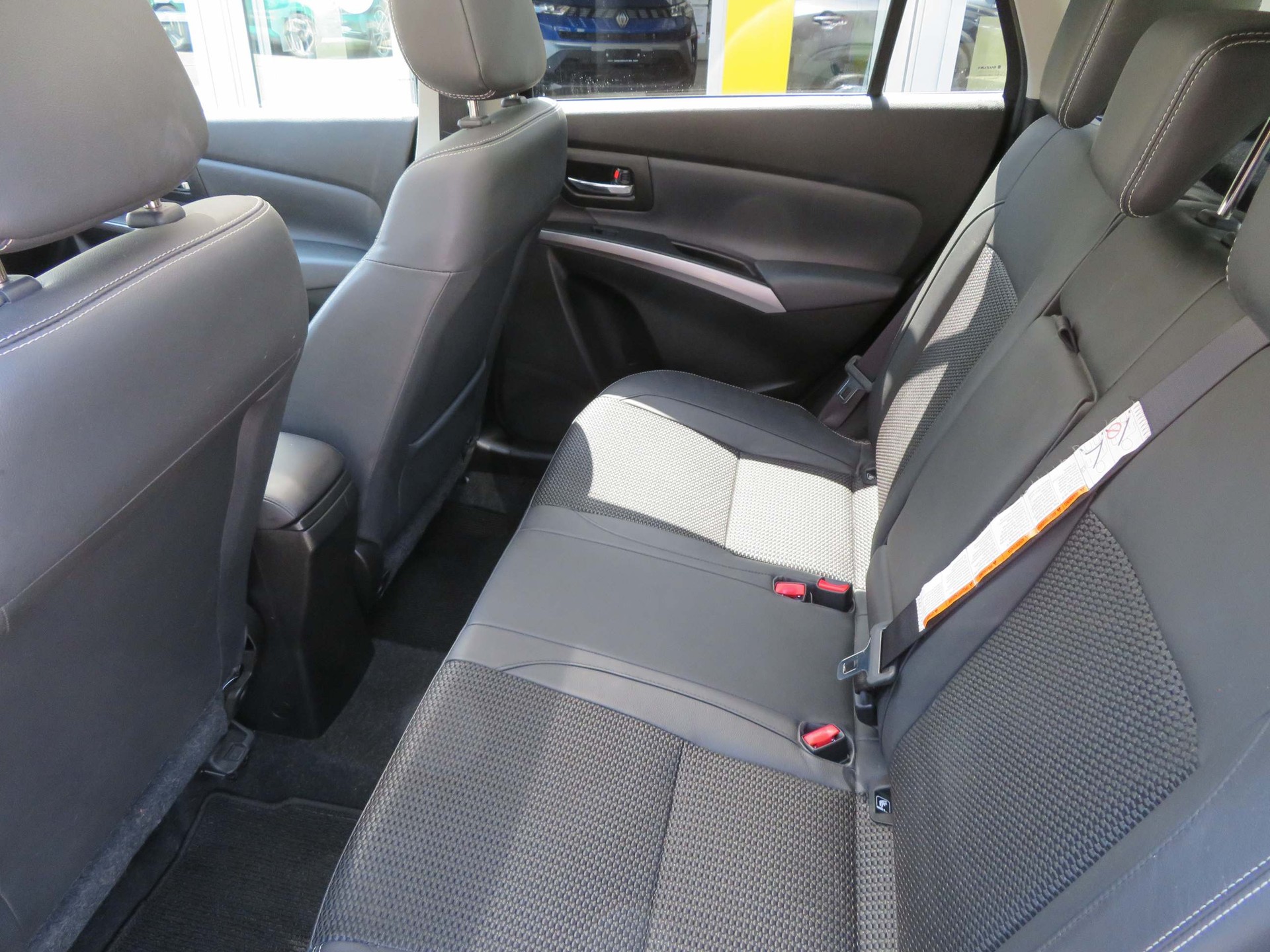 SUZUKI S-Cross 1.5 Compact Top Hybrid 4x4-image-10