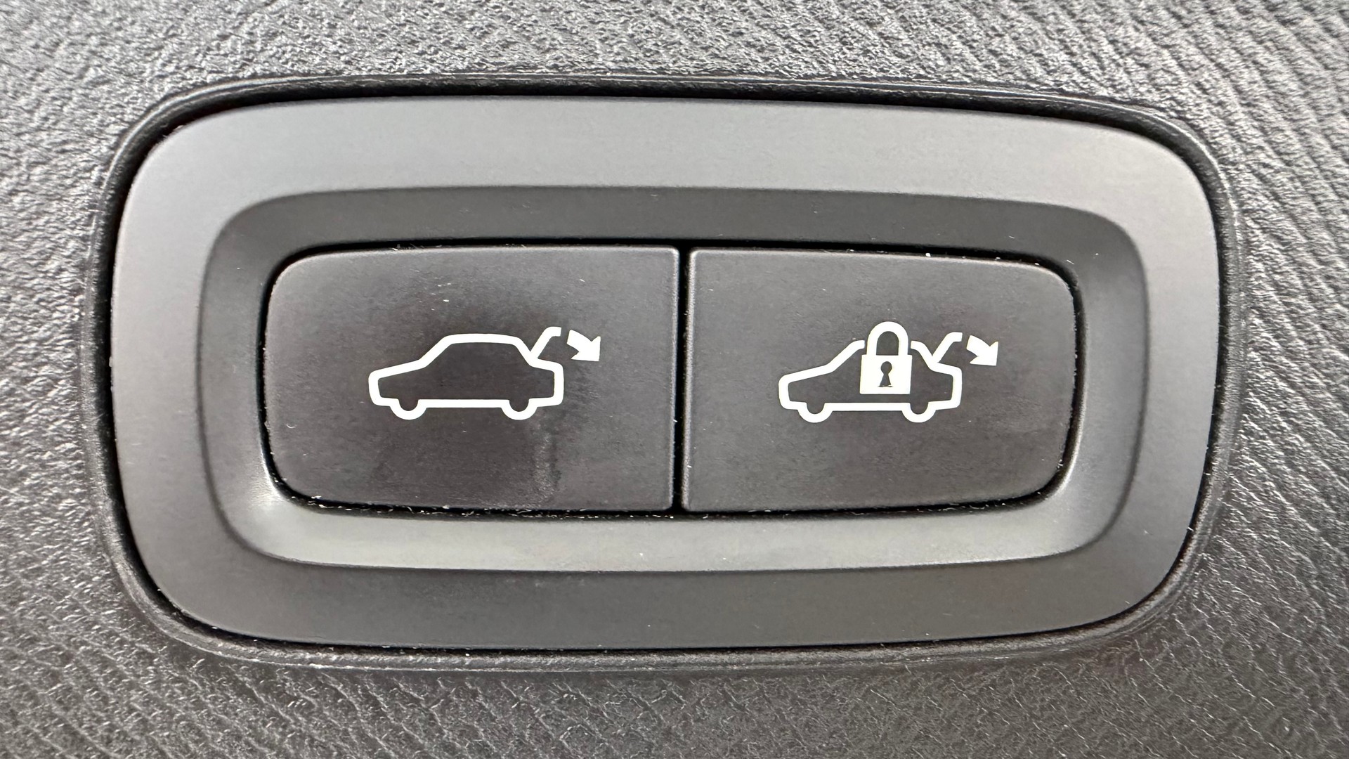 VOLVO XC90 2.0 D5 Momentum 7P. AWD-image-15