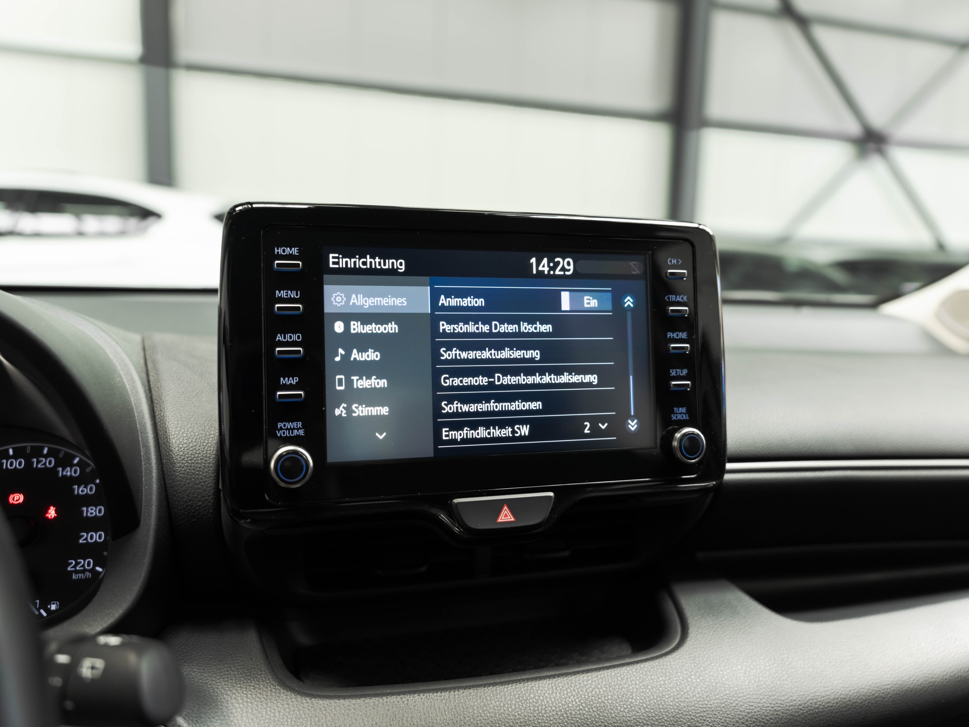TOYOTA Yaris 1.5 Comfort e-CVT-image-27