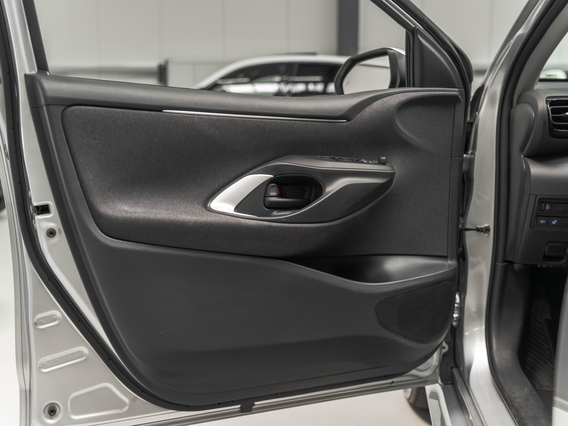 TOYOTA Yaris 1.5 Comfort e-CVT-image-18