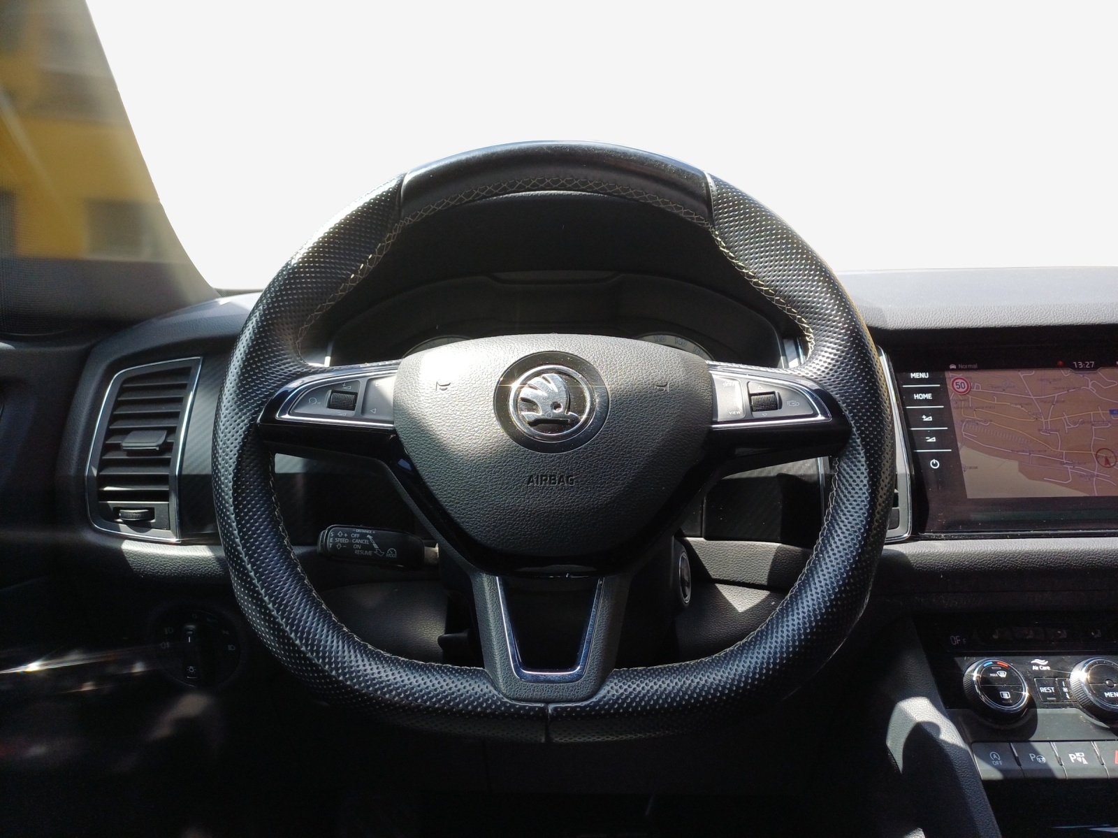 SKODA Kodiaq 2.0 TDI CR Sport Line 4x4 DSG-image-9
