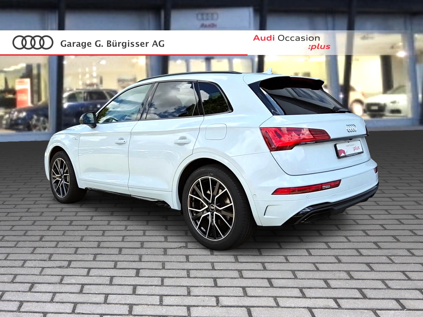 AUDI Q5 55 TFSI e PHEV S line quattro S-tronic Gletscherweiss Metallic-showroom-element-3