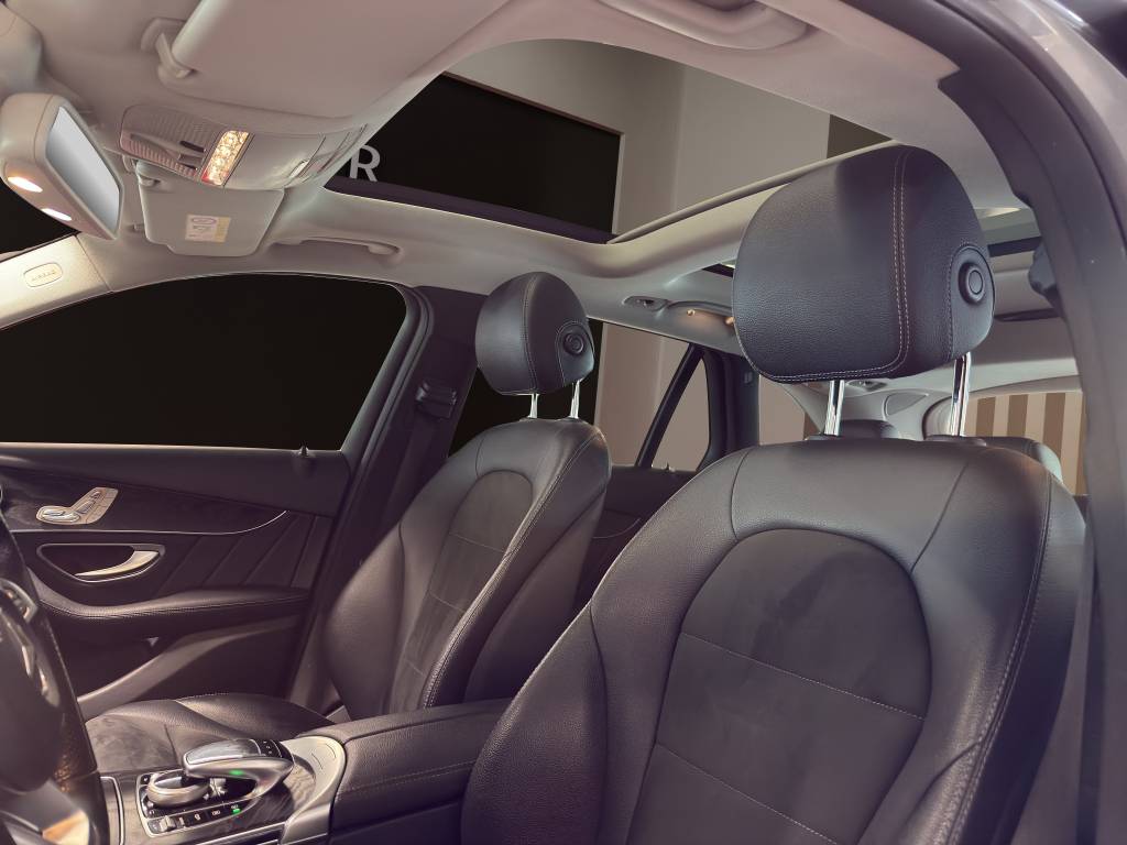 MERCEDES-BENZ GLC 250 AMG Line 4Matic 9G-Tronic-image-15