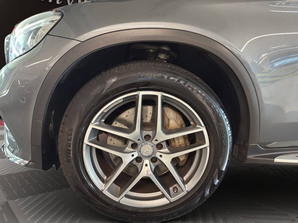MERCEDES-BENZ GLC 250 AMG Line 4Matic 9G-Tronic-image-12
