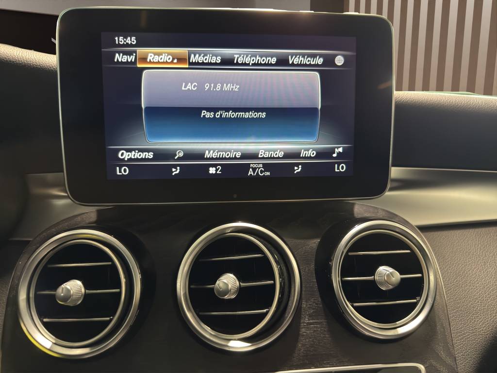 MERCEDES-BENZ GLC 250 AMG Line 4Matic 9G-Tronic-image-5