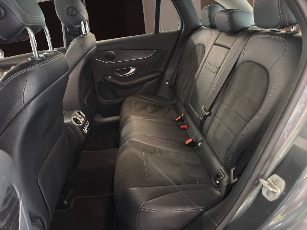 MERCEDES-BENZ GLC 250 AMG Line 4Matic 9G-Tronic-image-9
